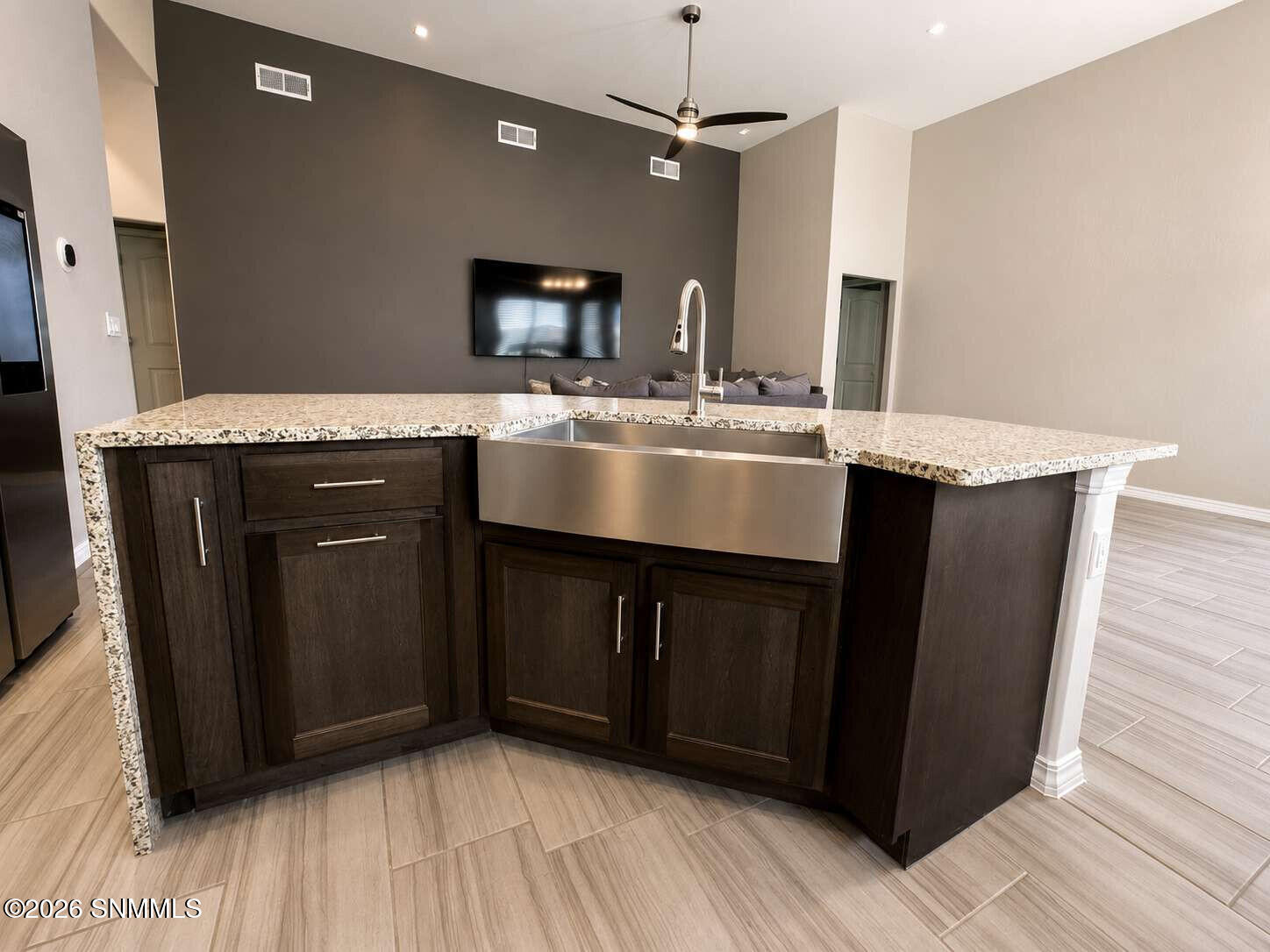 624 La Entrada Circle Property Photo 4