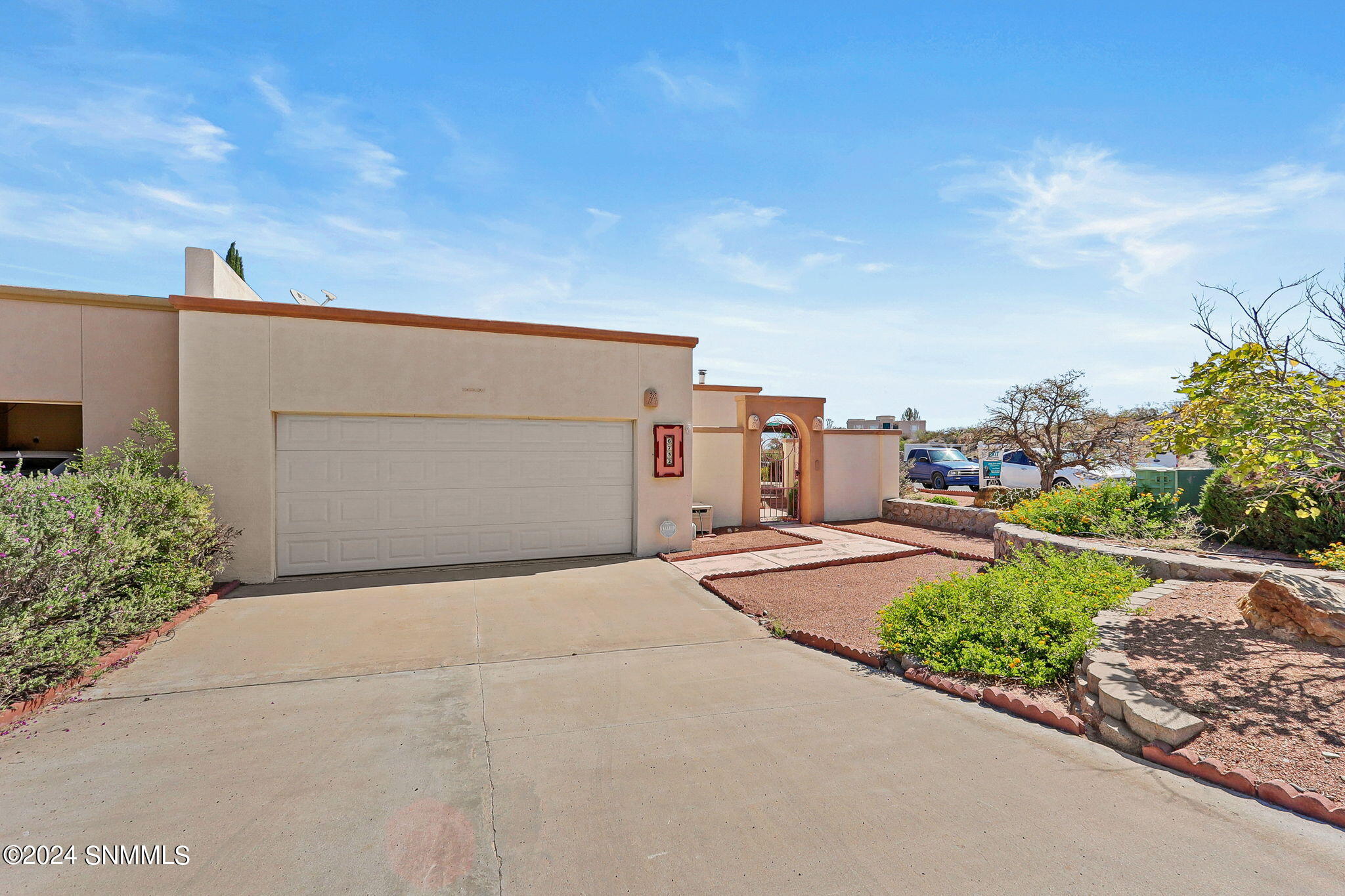 6732 Camino Blanco Property Photo 1