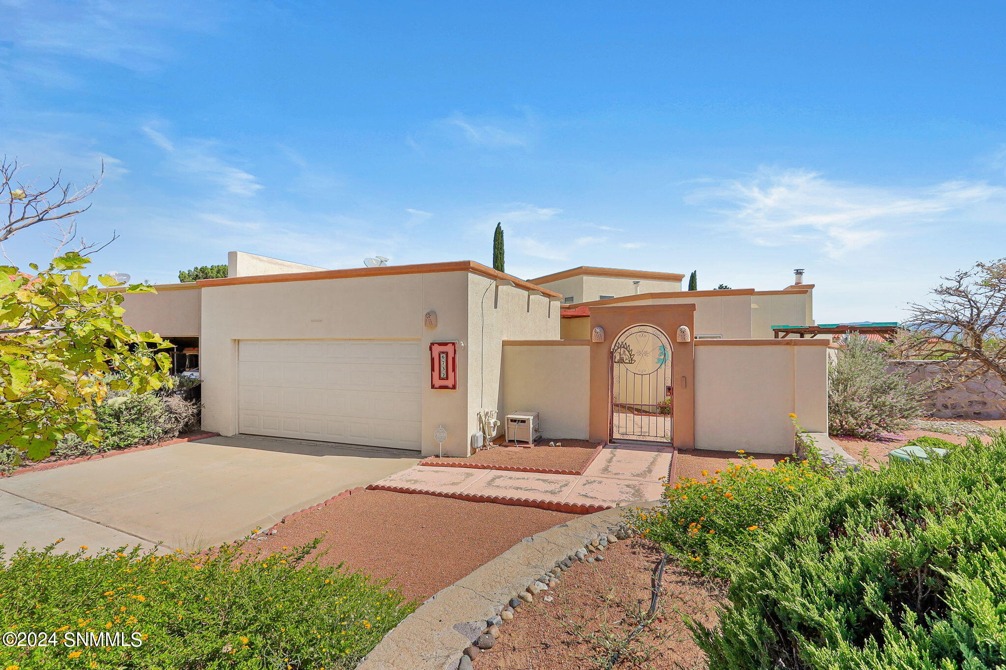 6732 Camino Blanco Property Photo 3