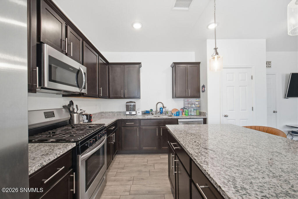 6122 Clapton Place Property Photo 8