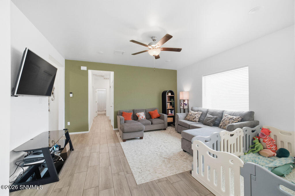 6122 Clapton Place Property Photo 10