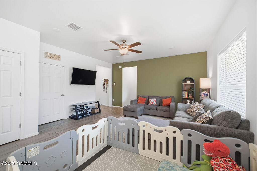6122 Clapton Place Property Photo 13