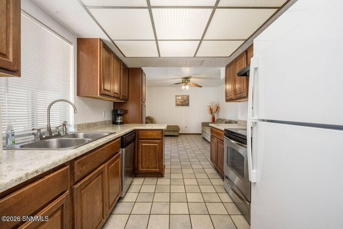 3121 Dyer Street Property Photo 14