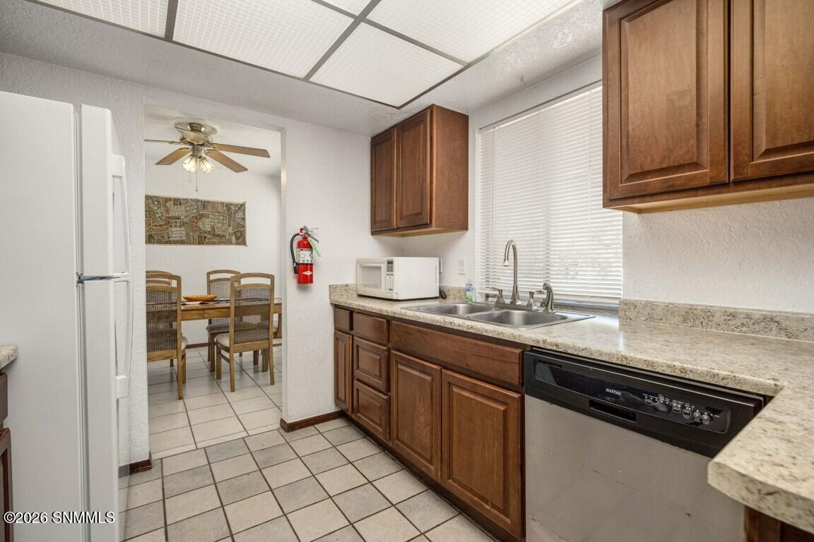3121 Dyer Street Property Photo 15