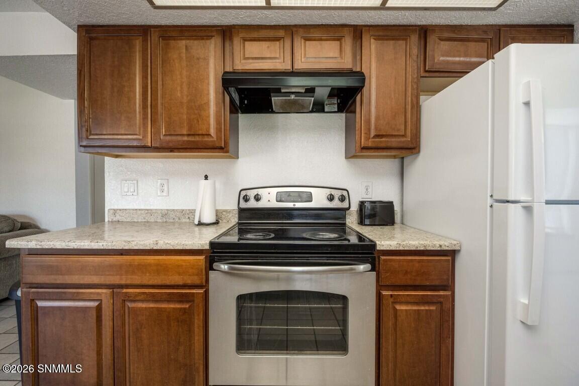 3121 Dyer Street Property Photo 16