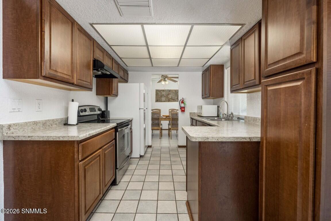 3121 Dyer Street Property Photo 17