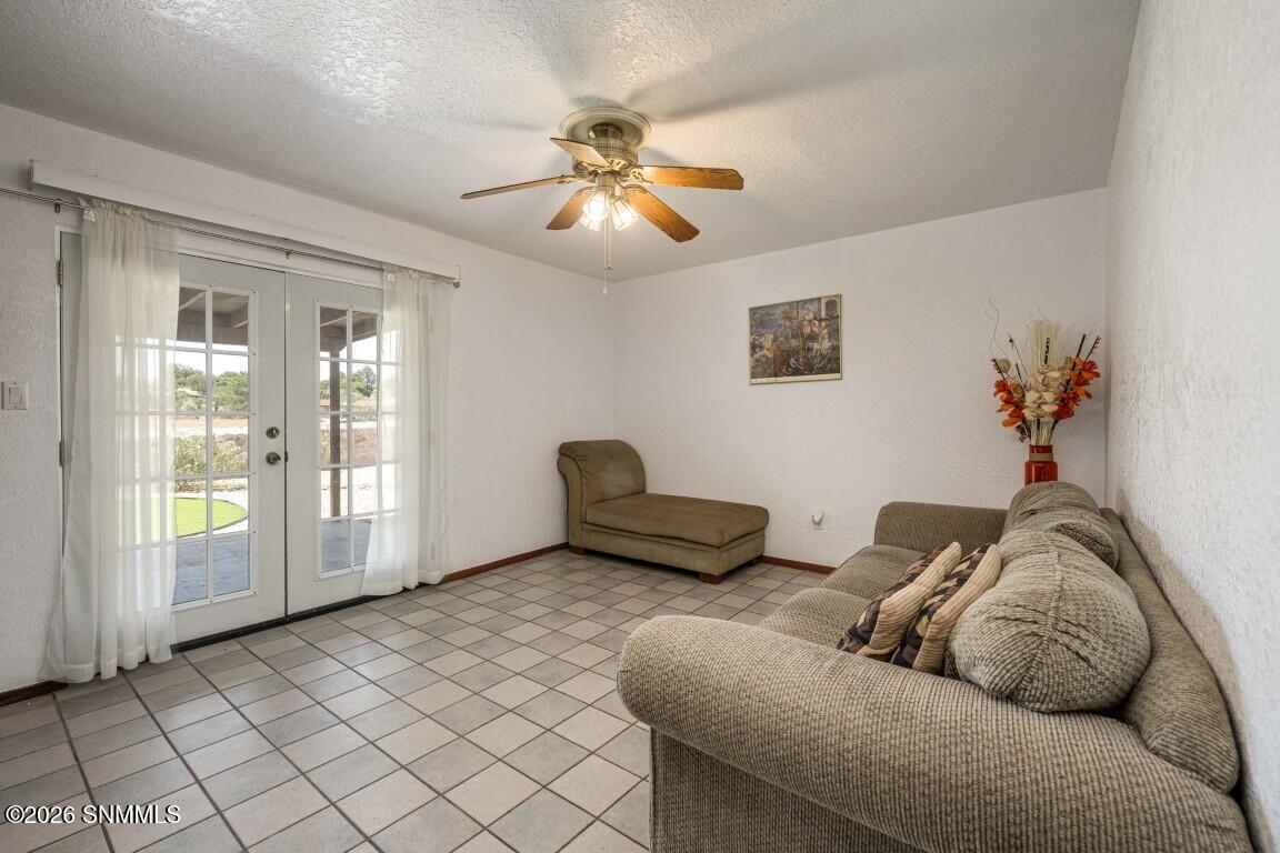3121 Dyer Street Property Photo 18