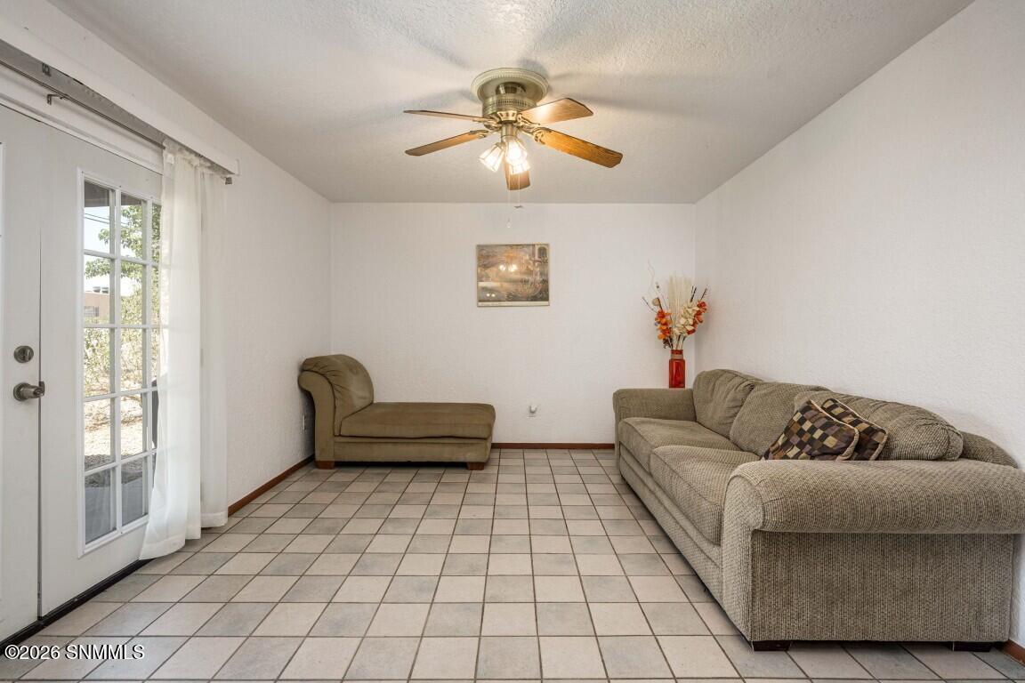 3121 Dyer Street Property Photo 19