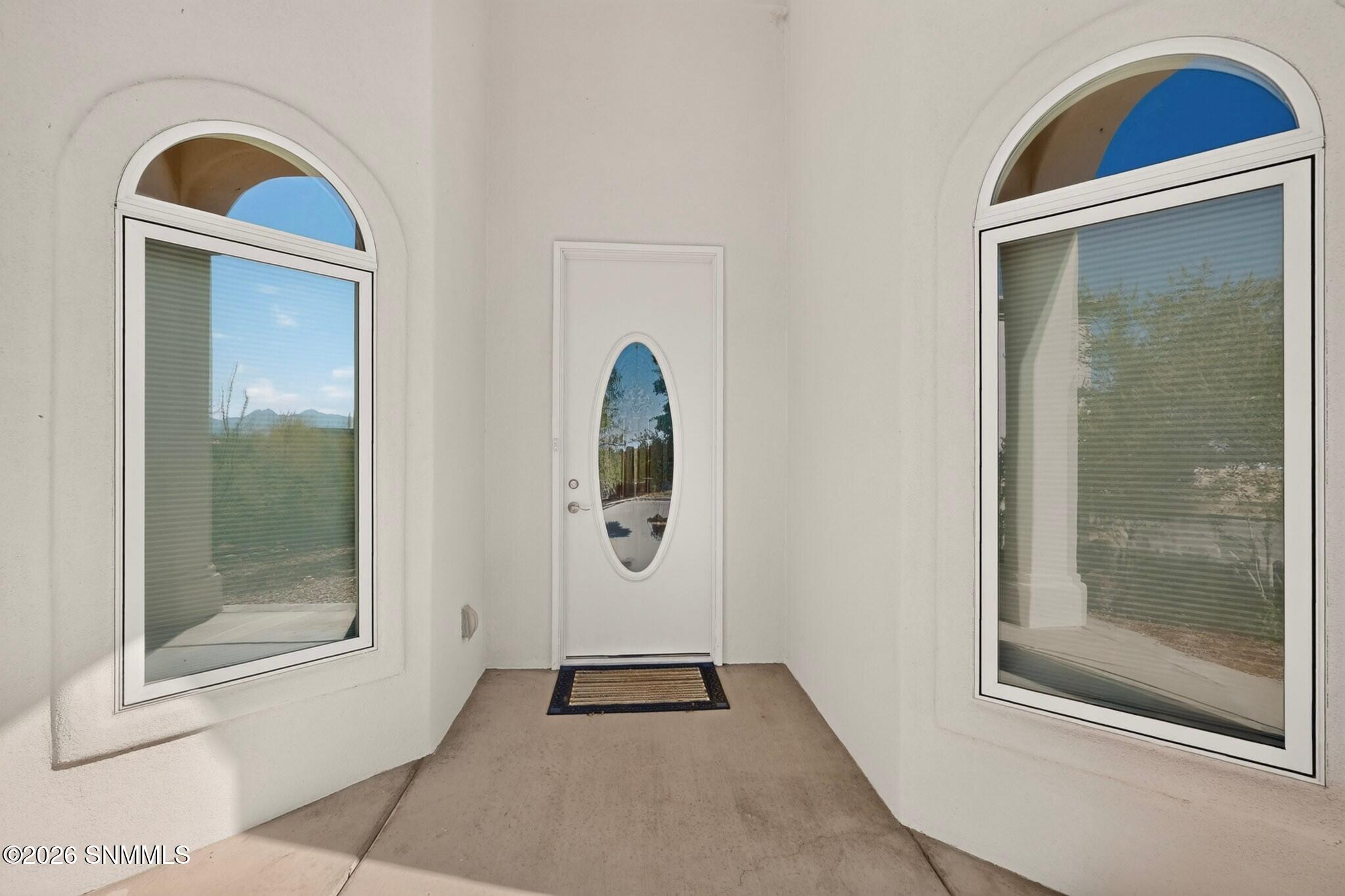 2933 E Springs Road Property Photo 4
