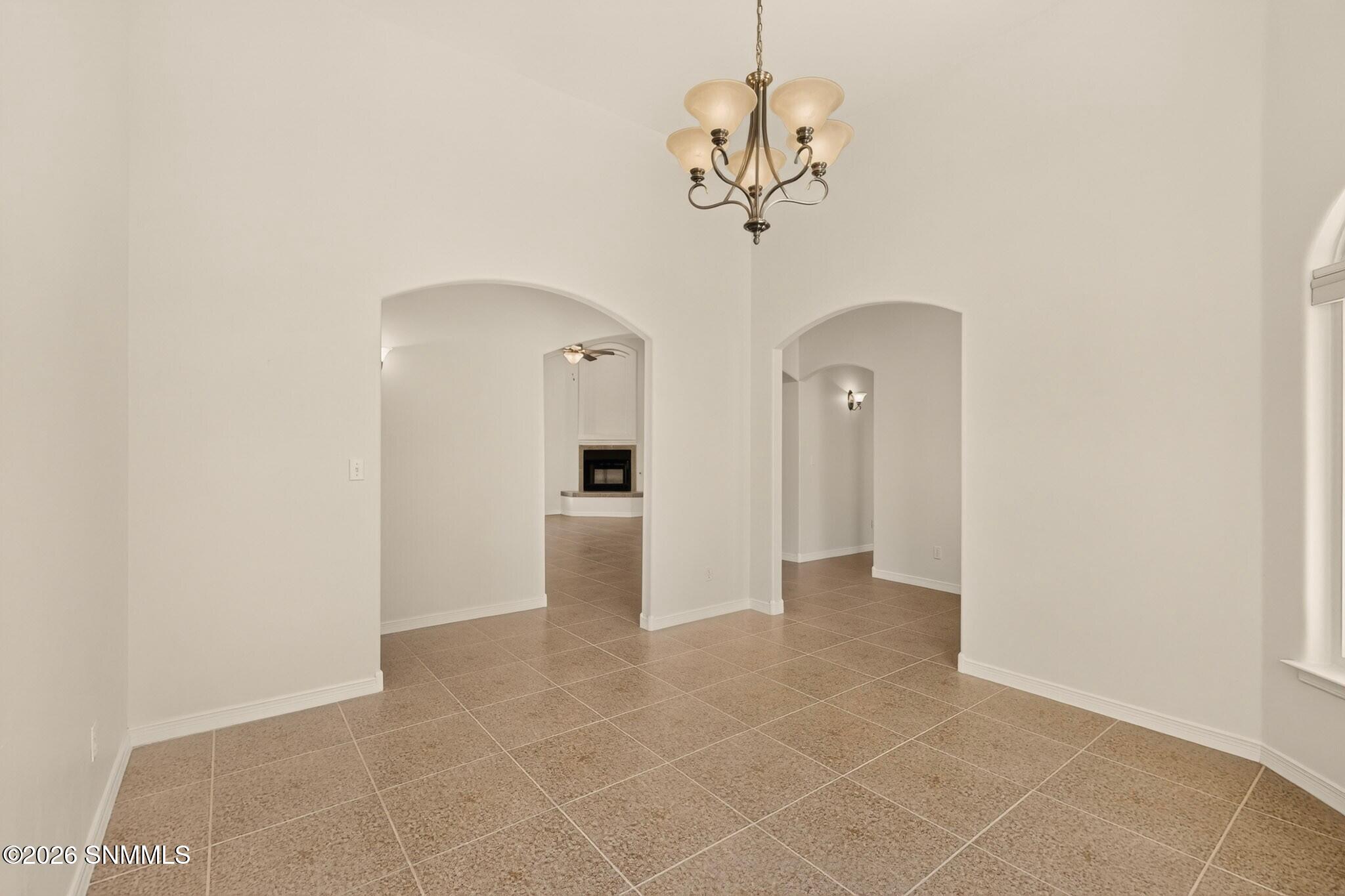 2933 E Springs Road Property Photo 8