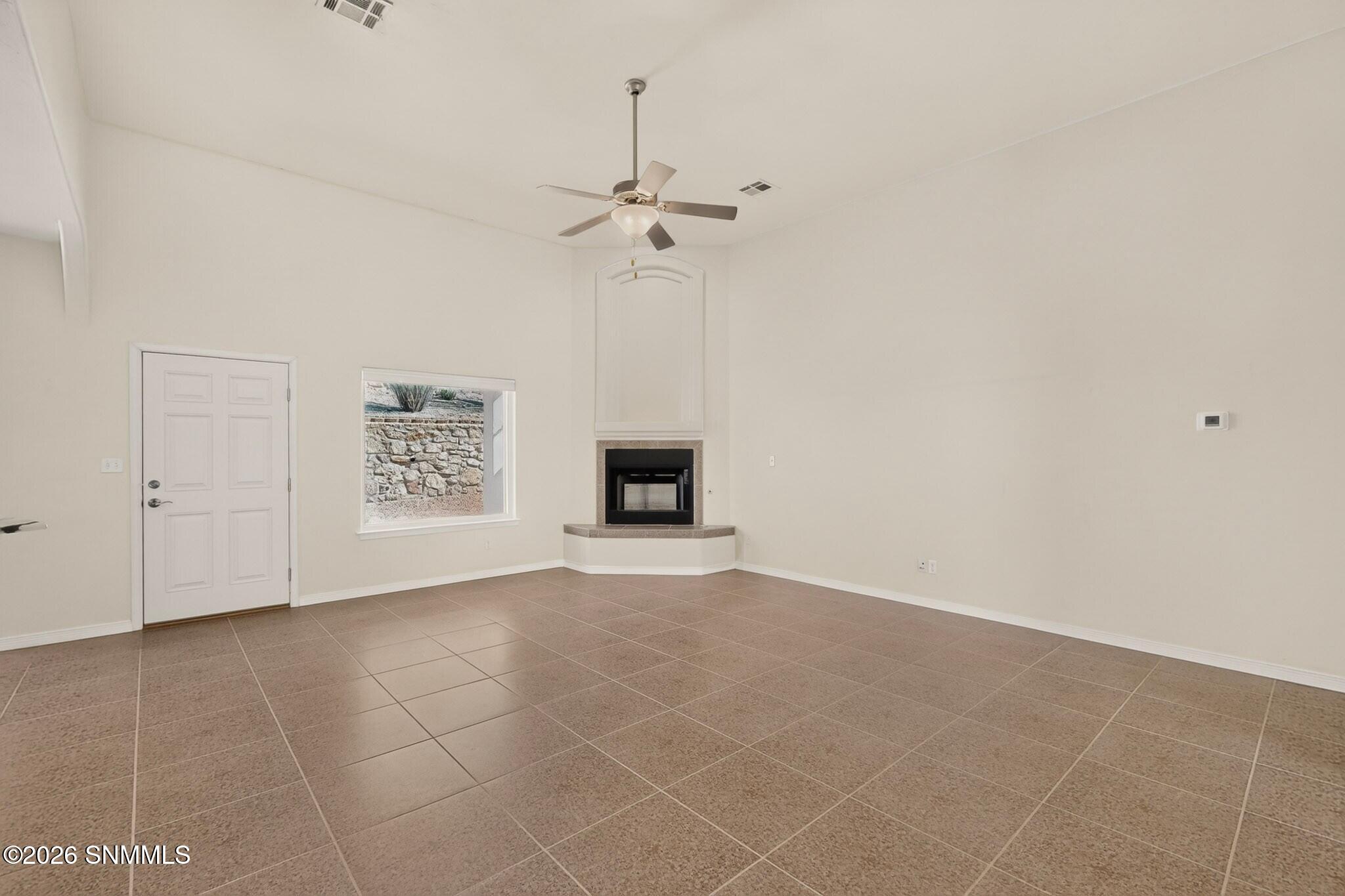 2933 E Springs Road Property Photo 9