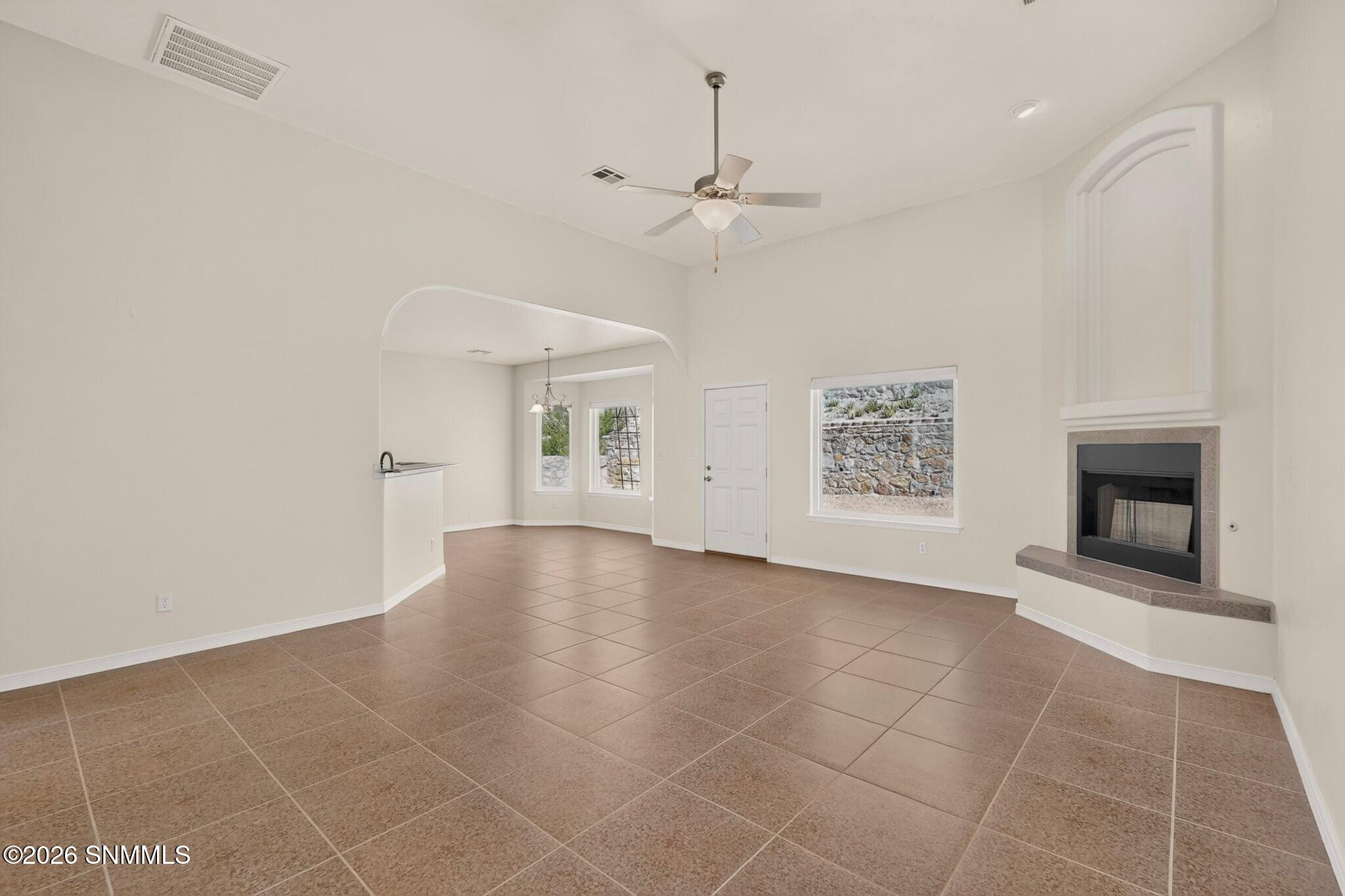 2933 E Springs Road Property Photo 11