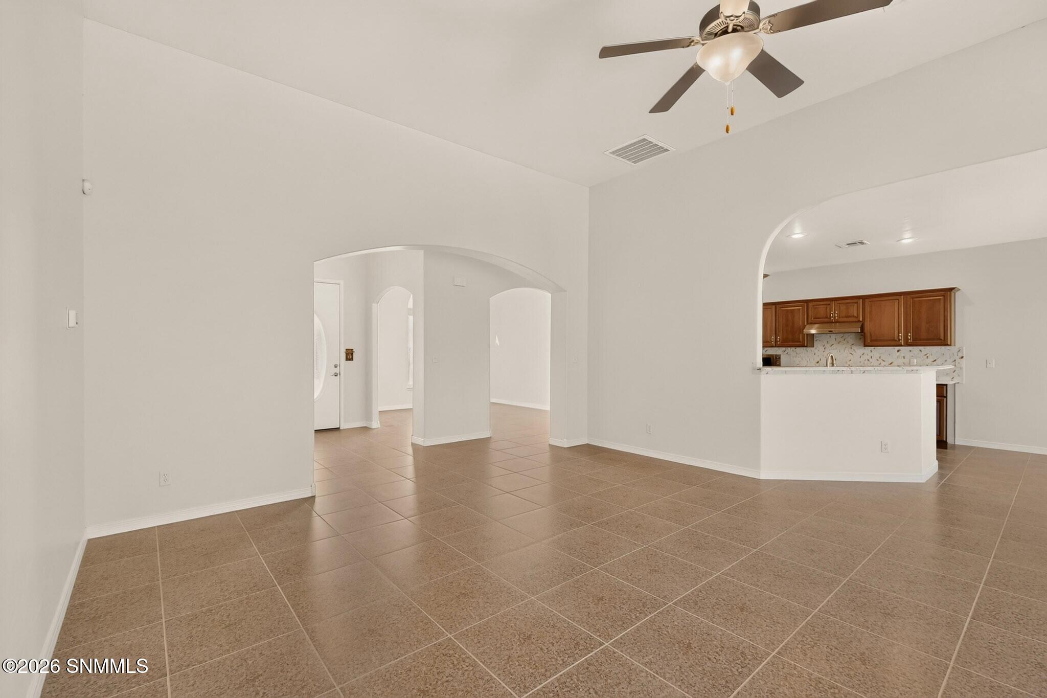 2933 E Springs Road Property Photo 12