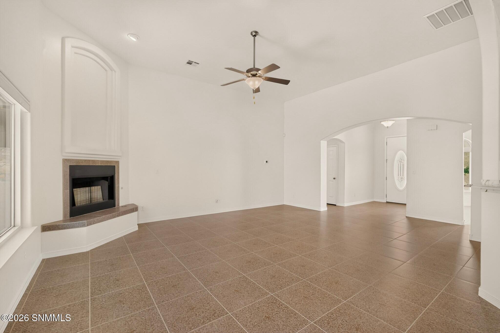 2933 E Springs Road Property Photo 13