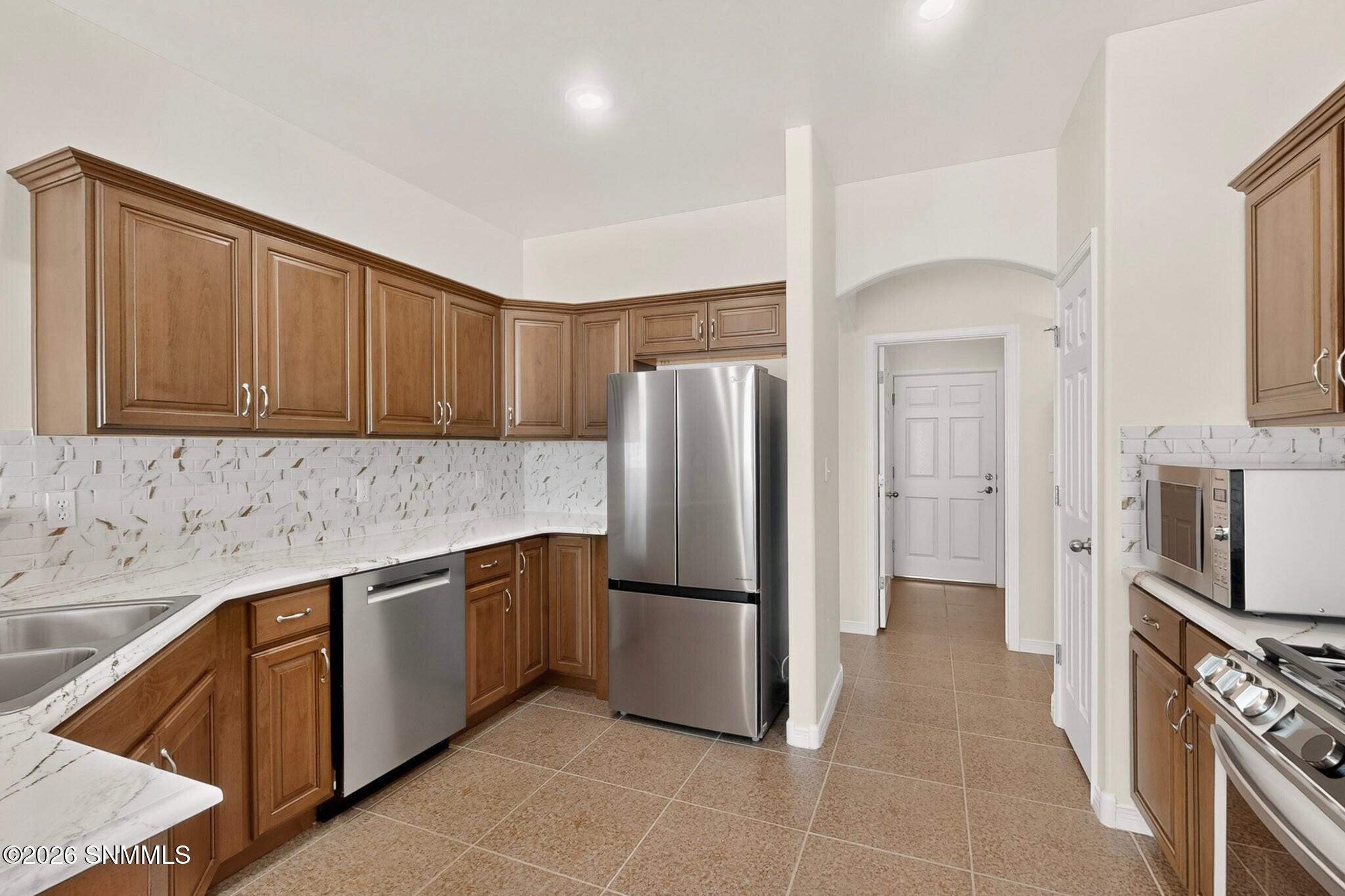 2933 E Springs Road Property Photo 16