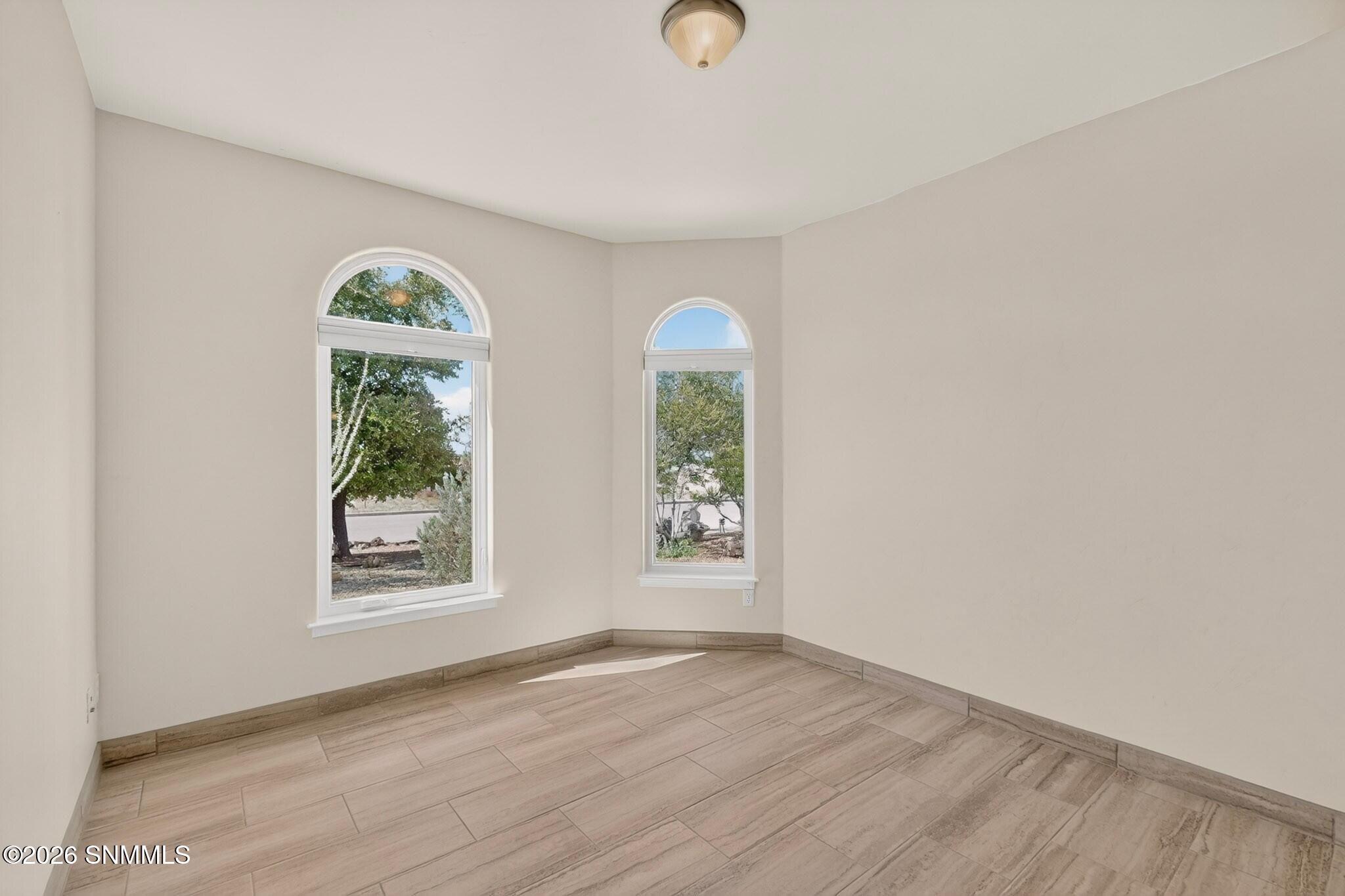 2933 E Springs Road Property Photo 21