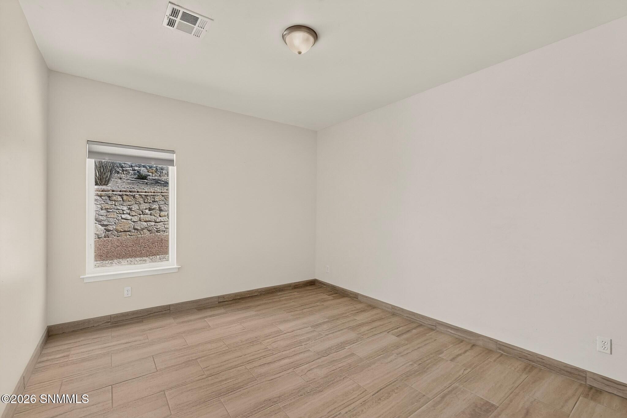 2933 E Springs Road Property Photo 24