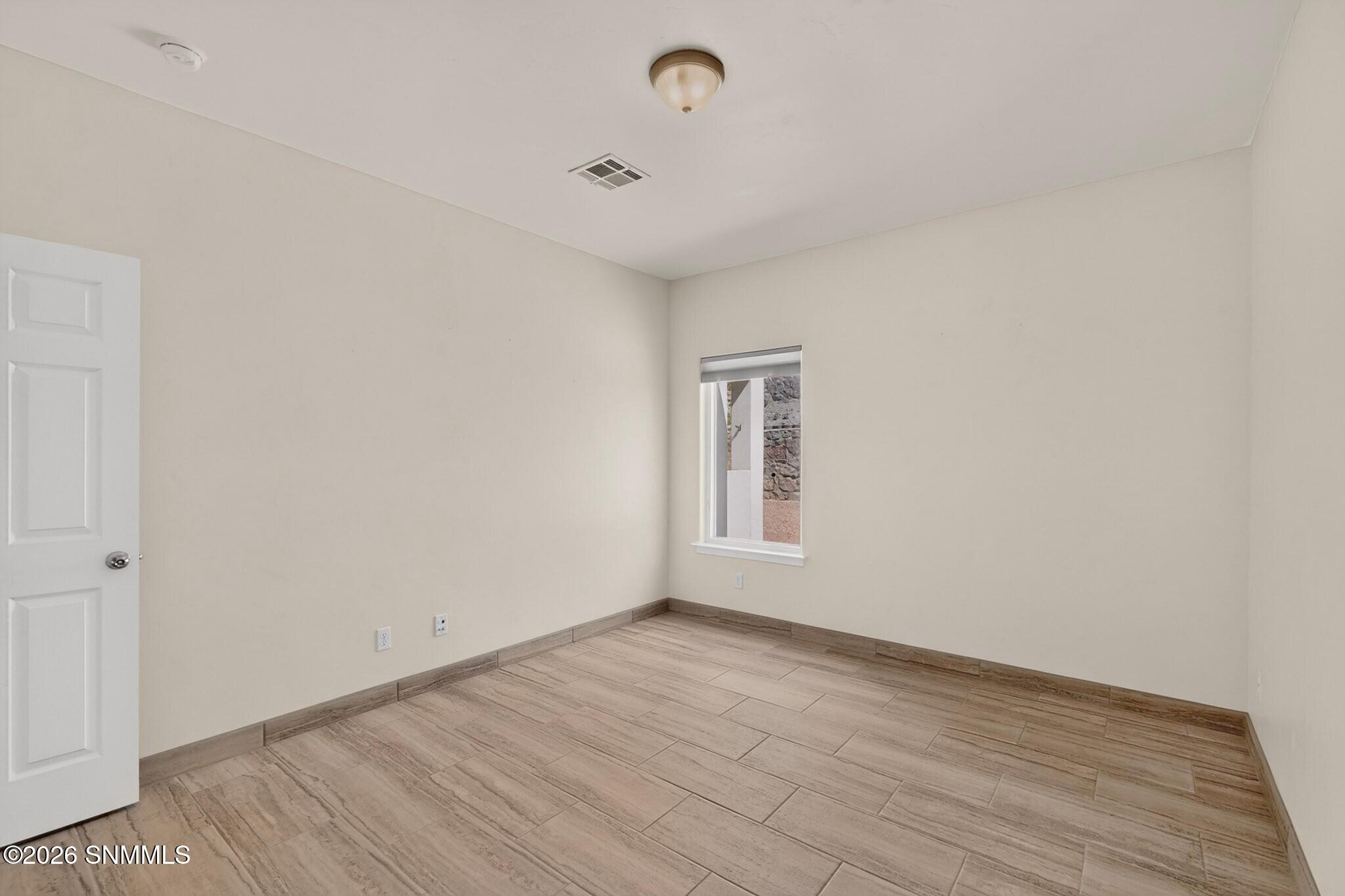 2933 E Springs Road Property Photo 25