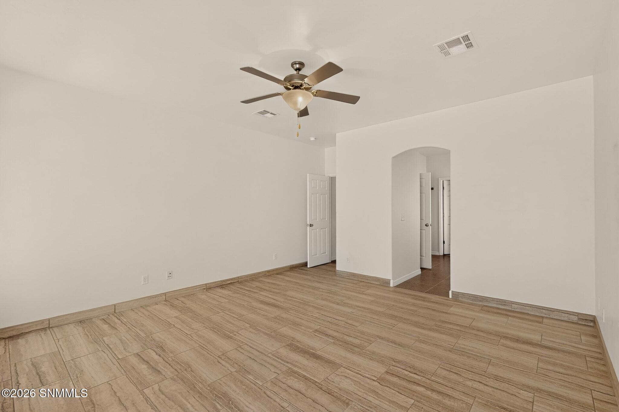 2933 E Springs Road Property Photo 29