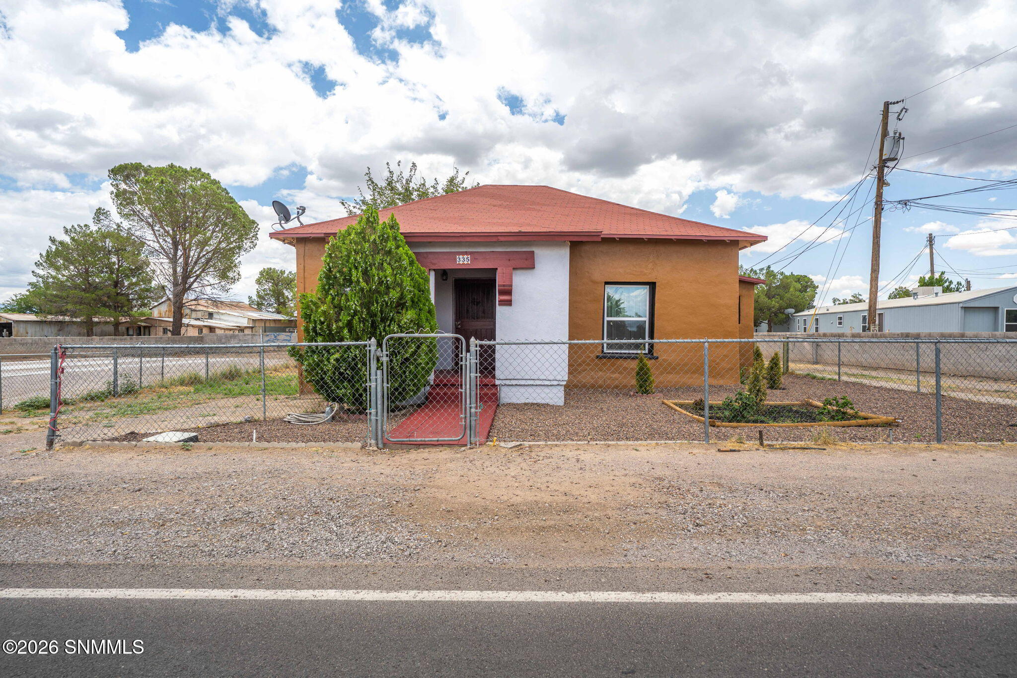 335 Armstrong Property Photo 2