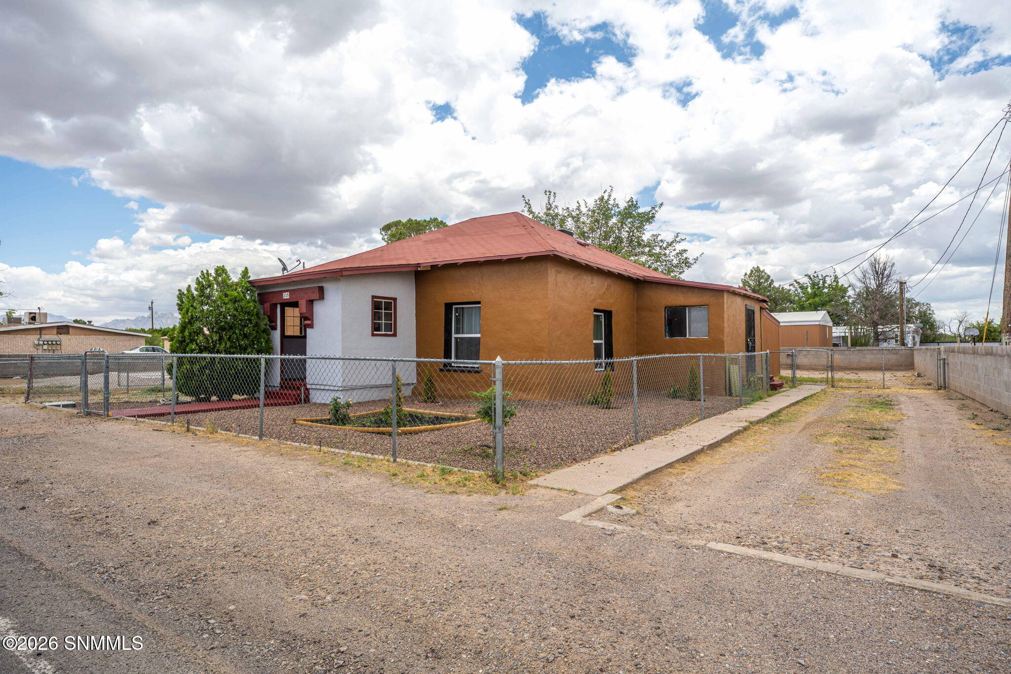 335 Armstrong Property Photo 3