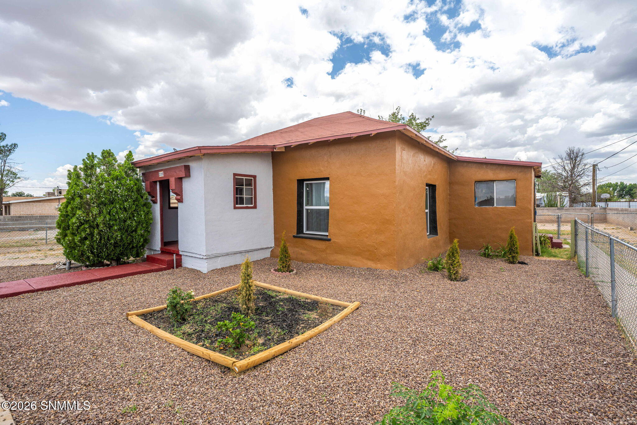 335 Armstrong Property Photo 4