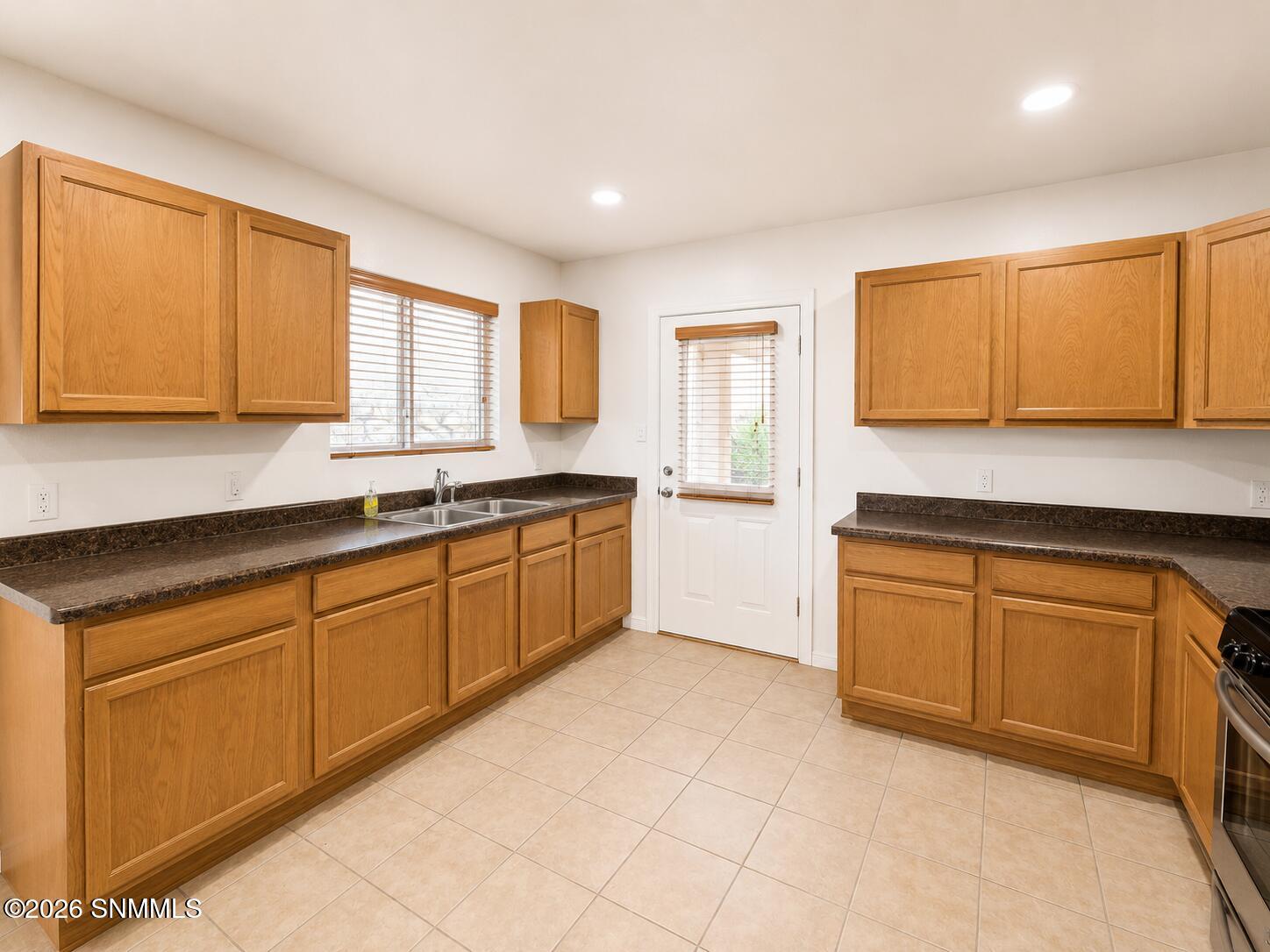 7533 Sierra Bella Place Property Photo 5