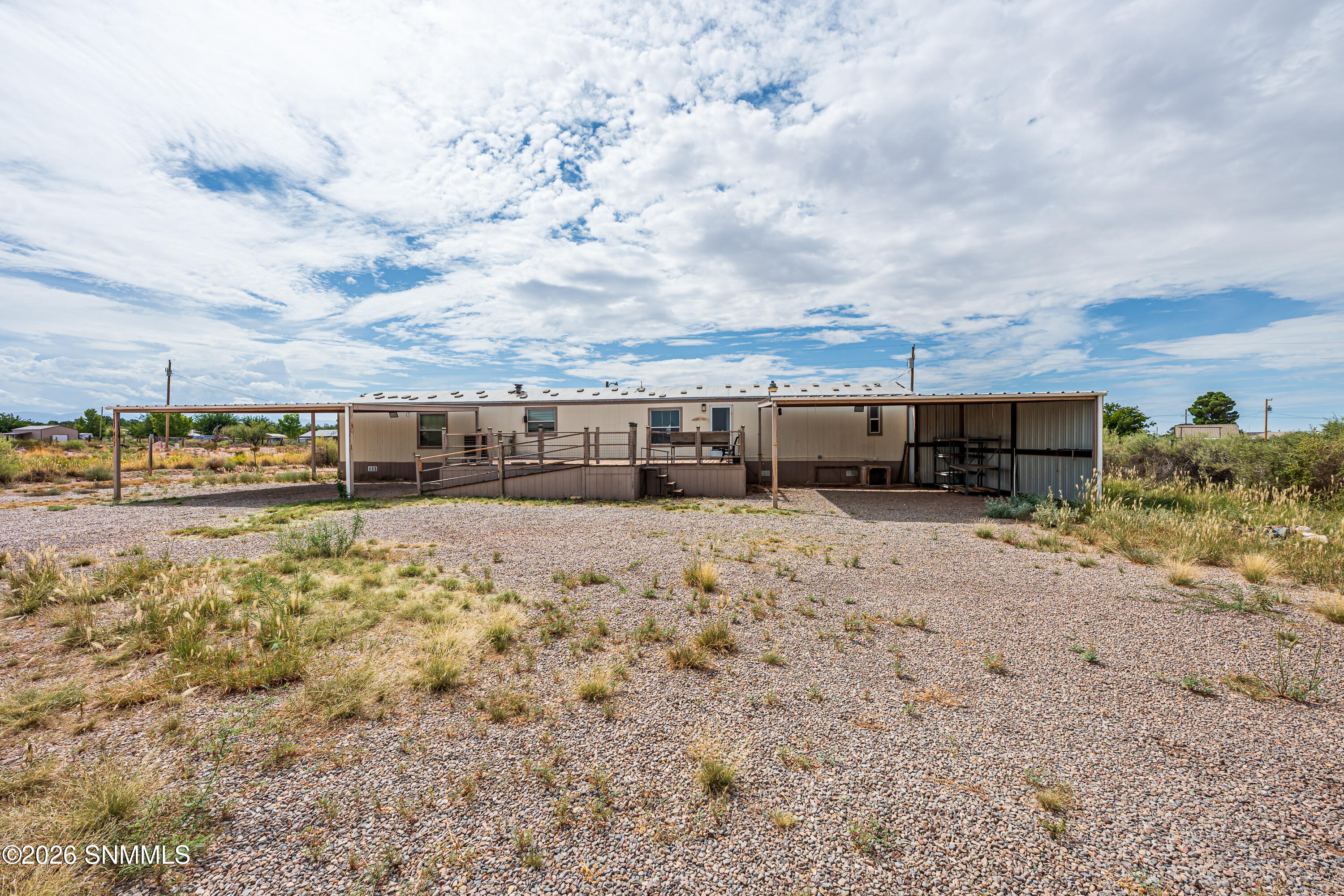 102 Desert Road Property Photo 1