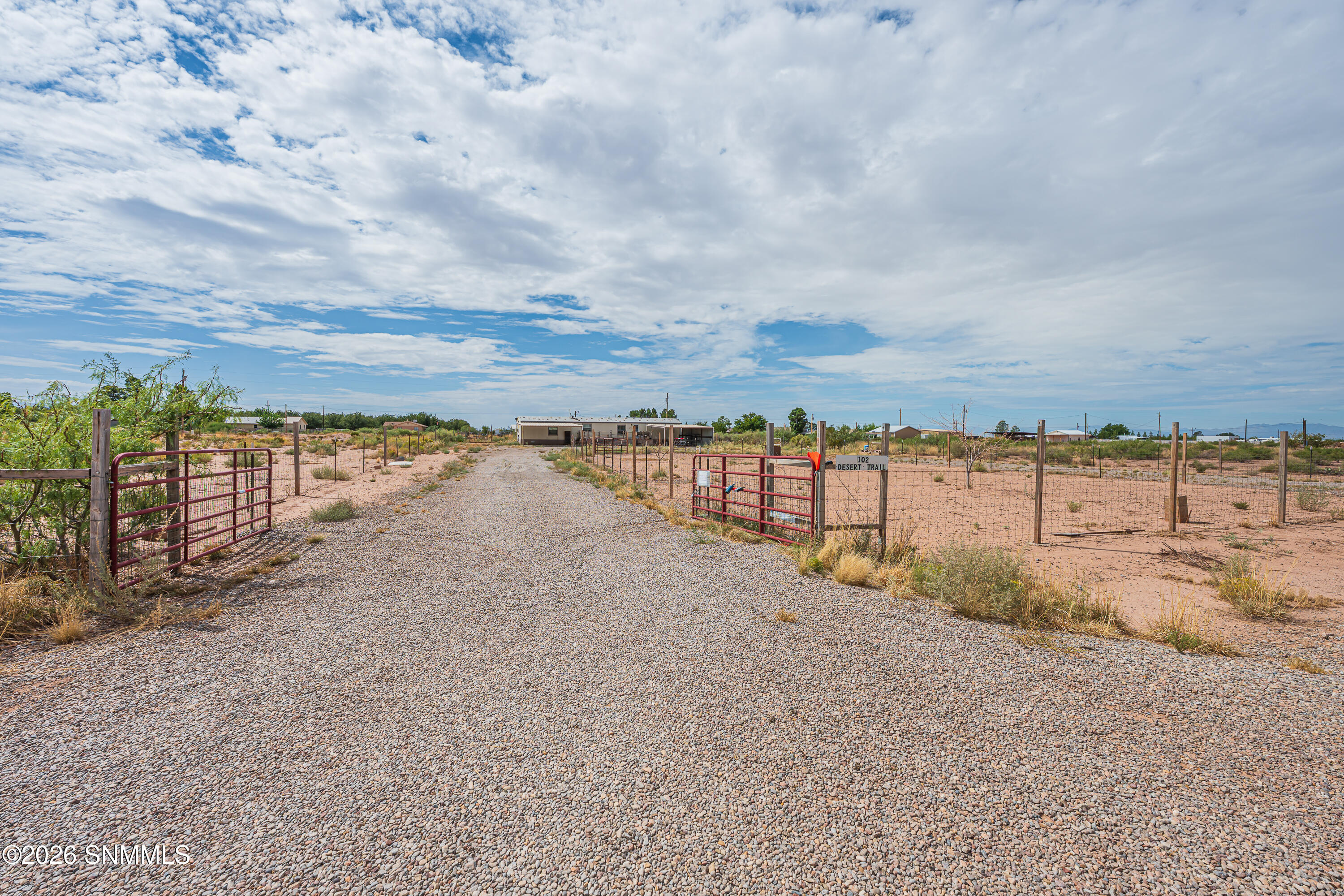 102 Desert Road Property Photo 2