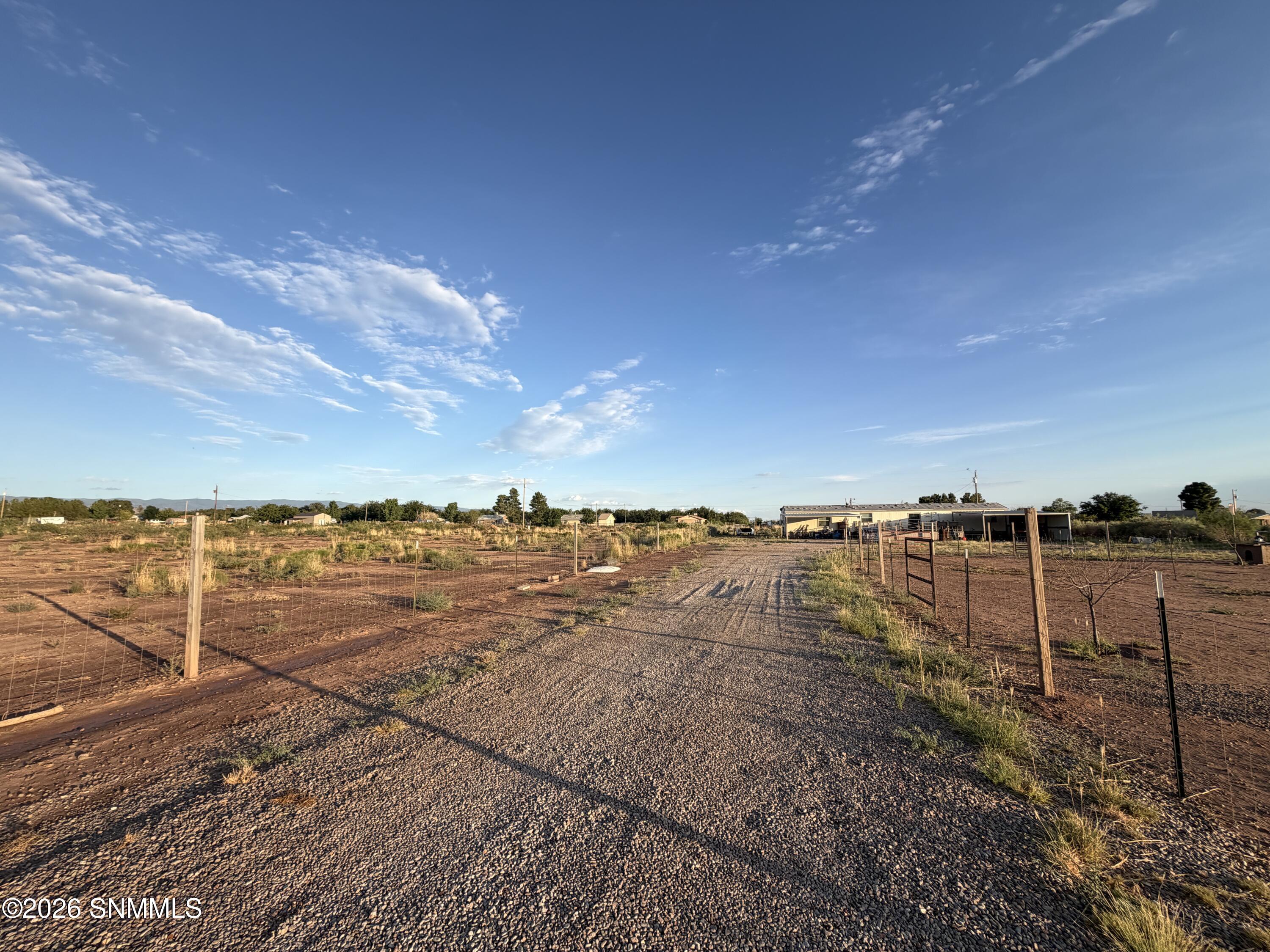 102 Desert Road Property Photo 3