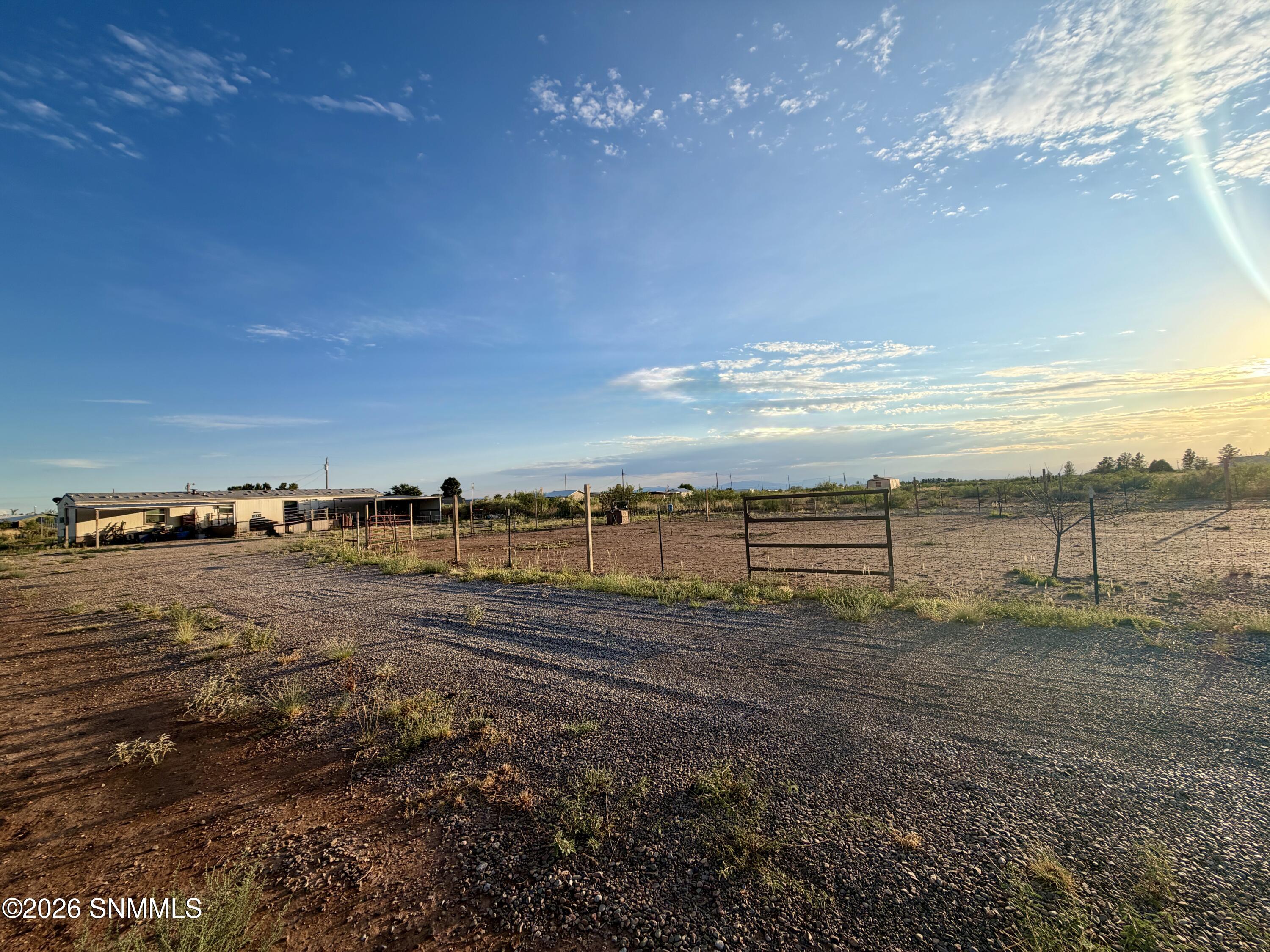 102 Desert Road Property Photo 4