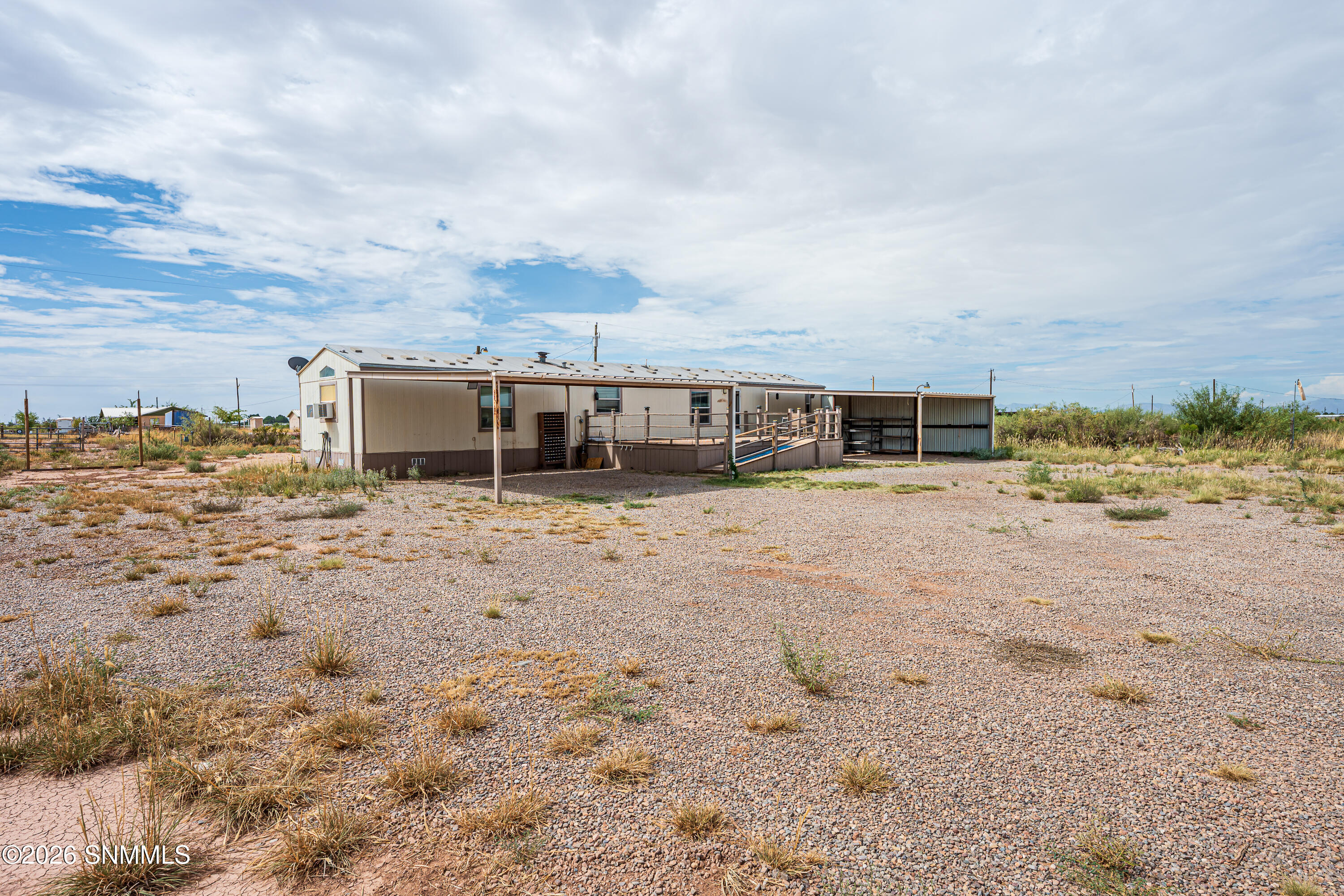 102 Desert Road Property Photo 6
