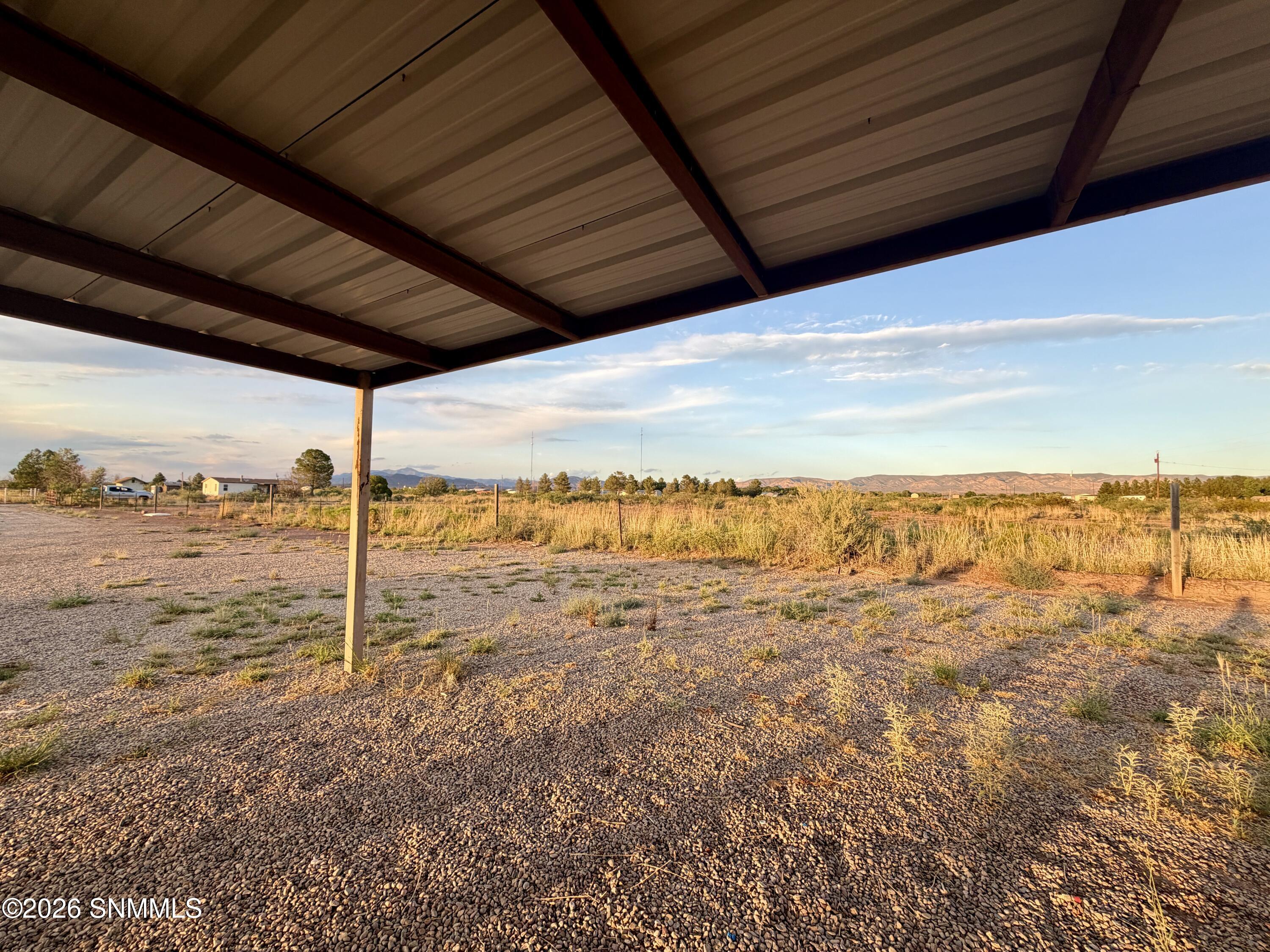 102 Desert Road Property Photo 7