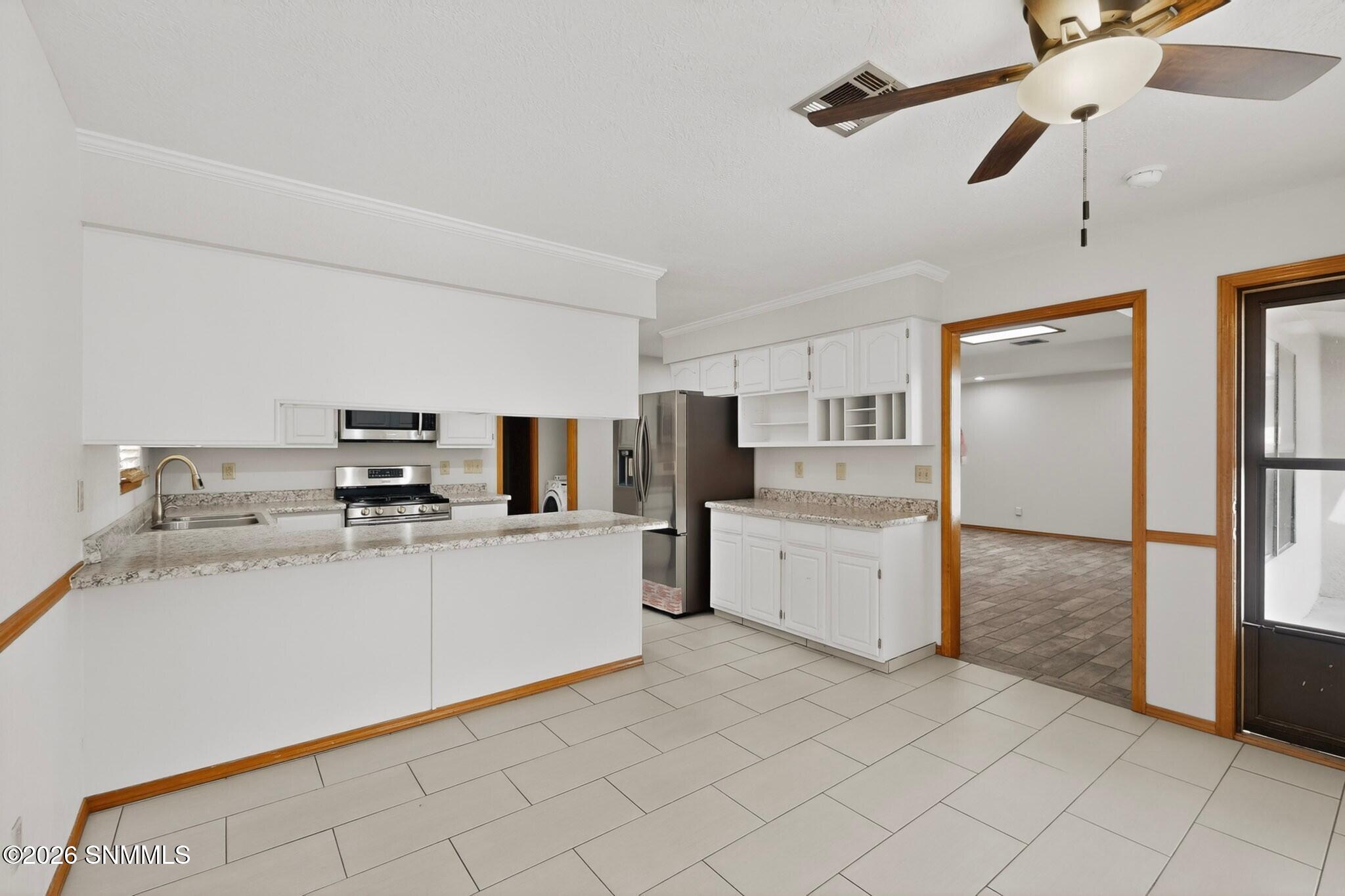 711 Windmill Drive Property Photo 12