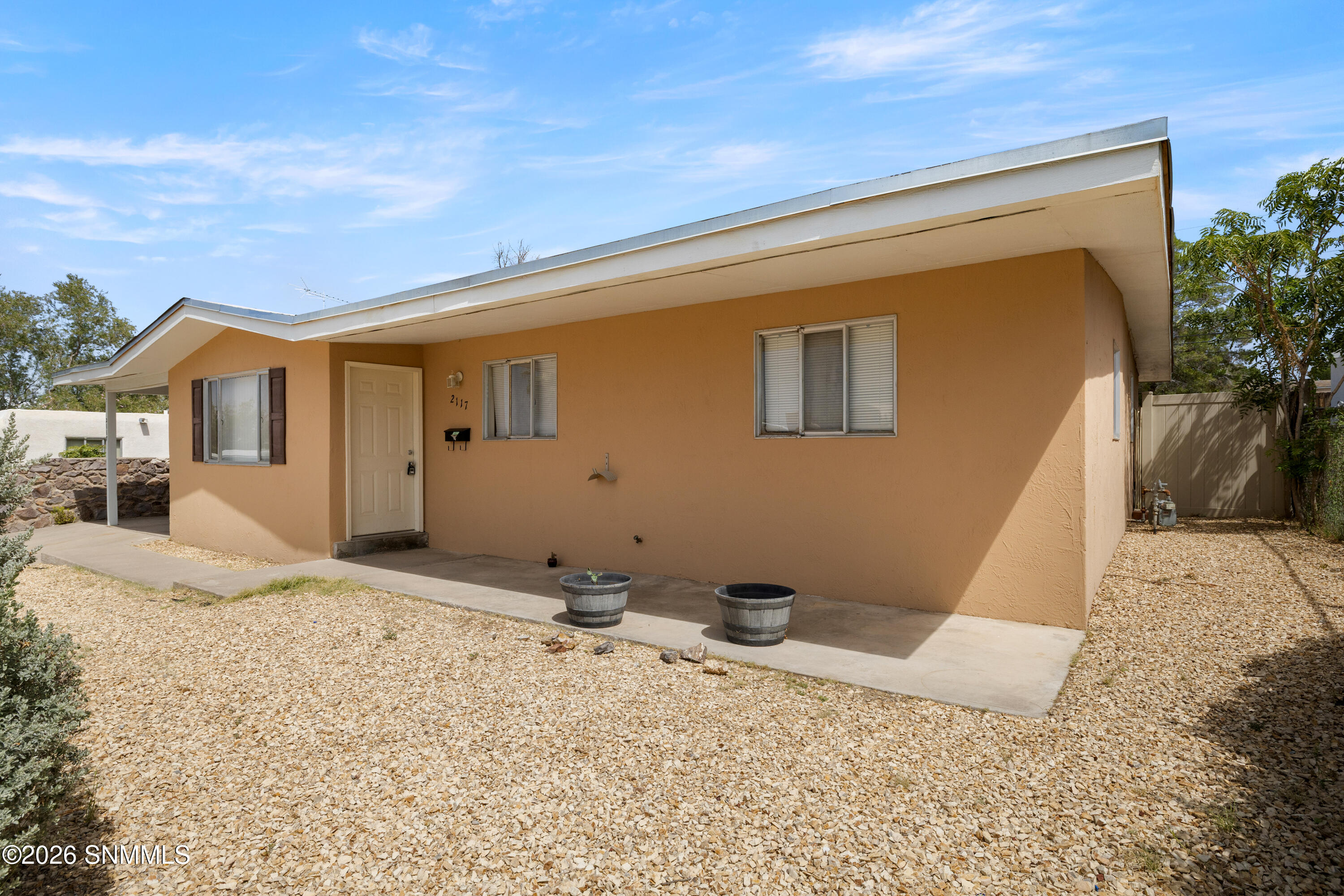 2117 Skyway Drive Property Photo 3