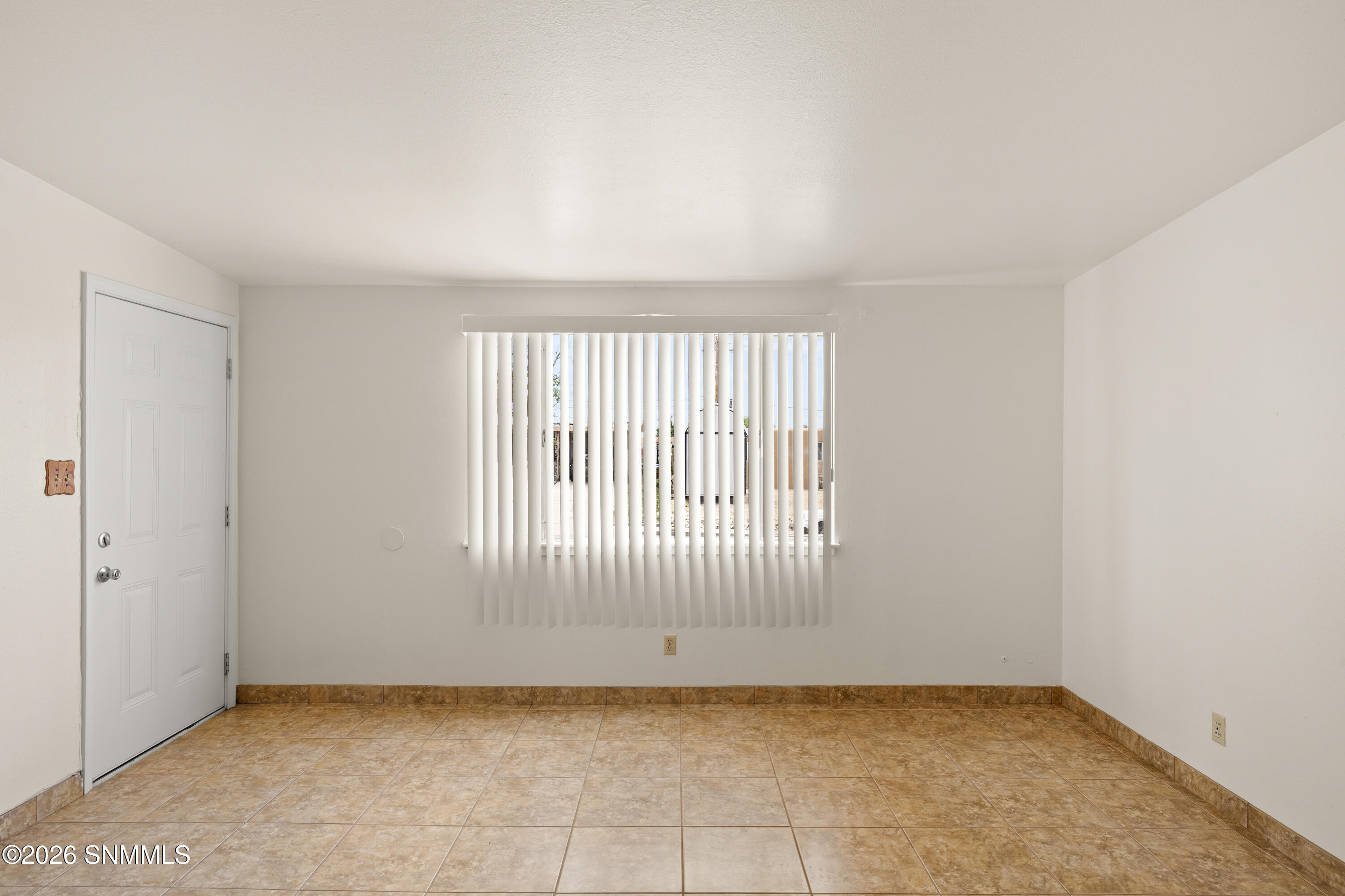 2117 Skyway Drive Property Photo 5