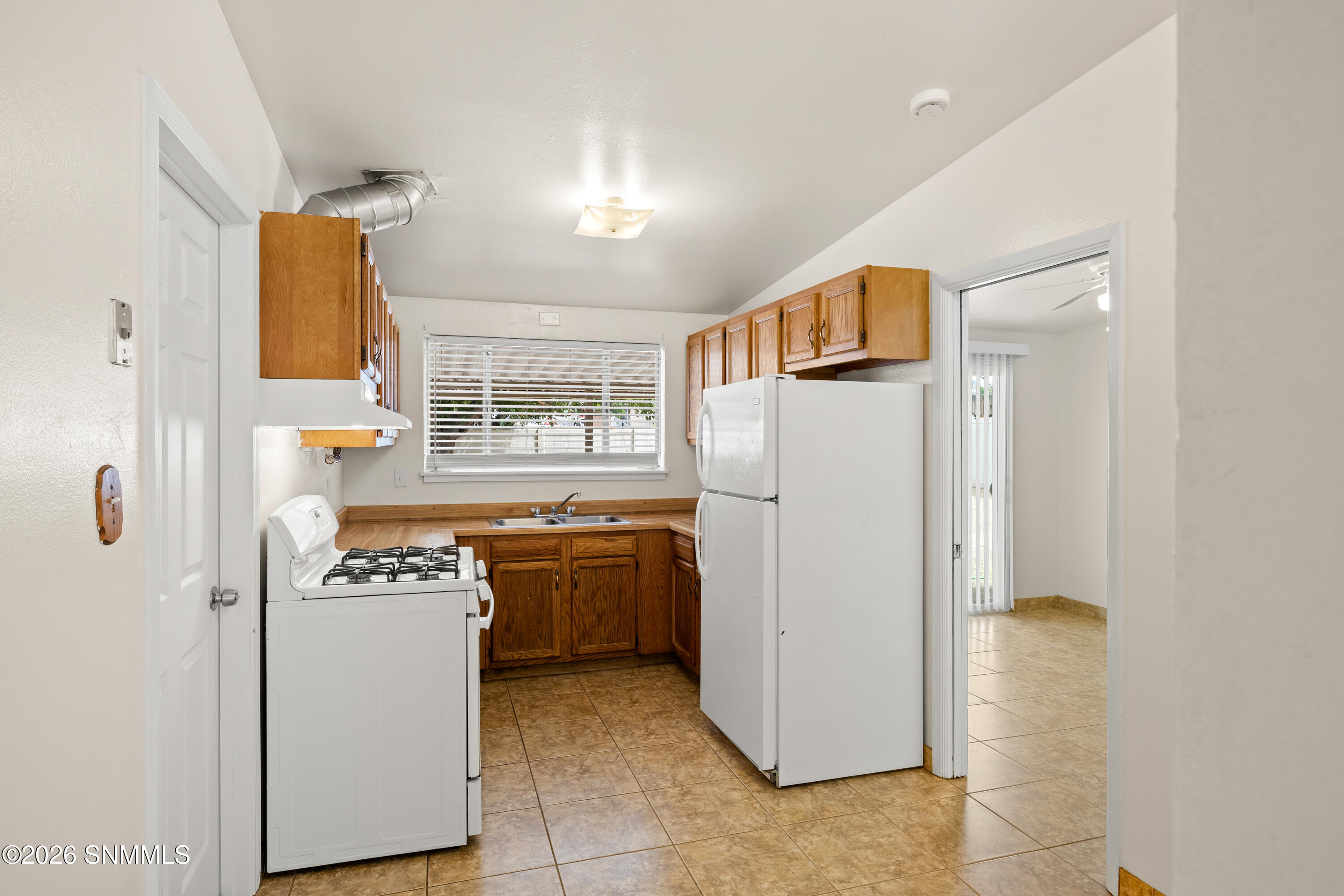 2117 Skyway Drive Property Photo 7