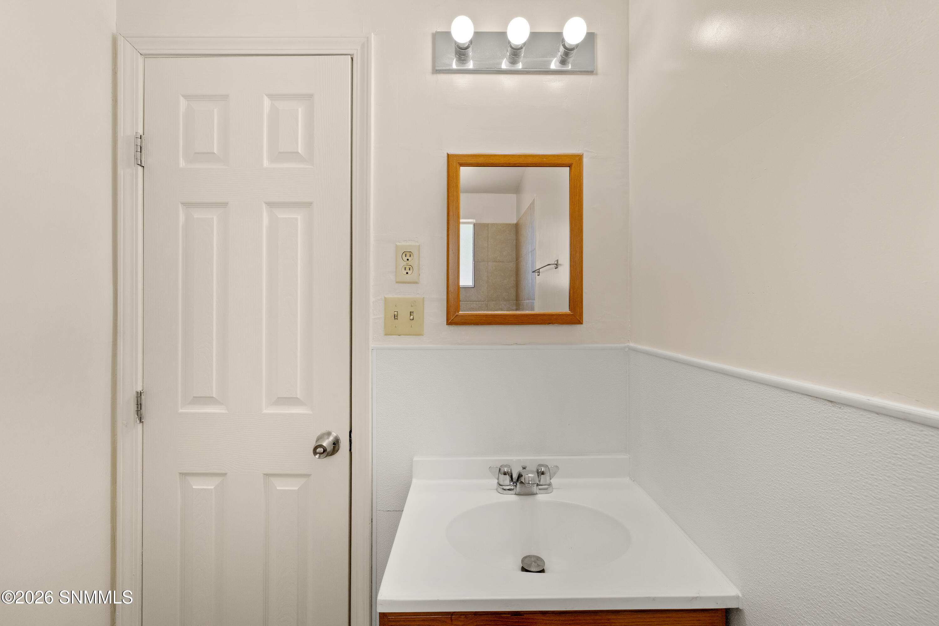 2117 Skyway Drive Property Photo 19