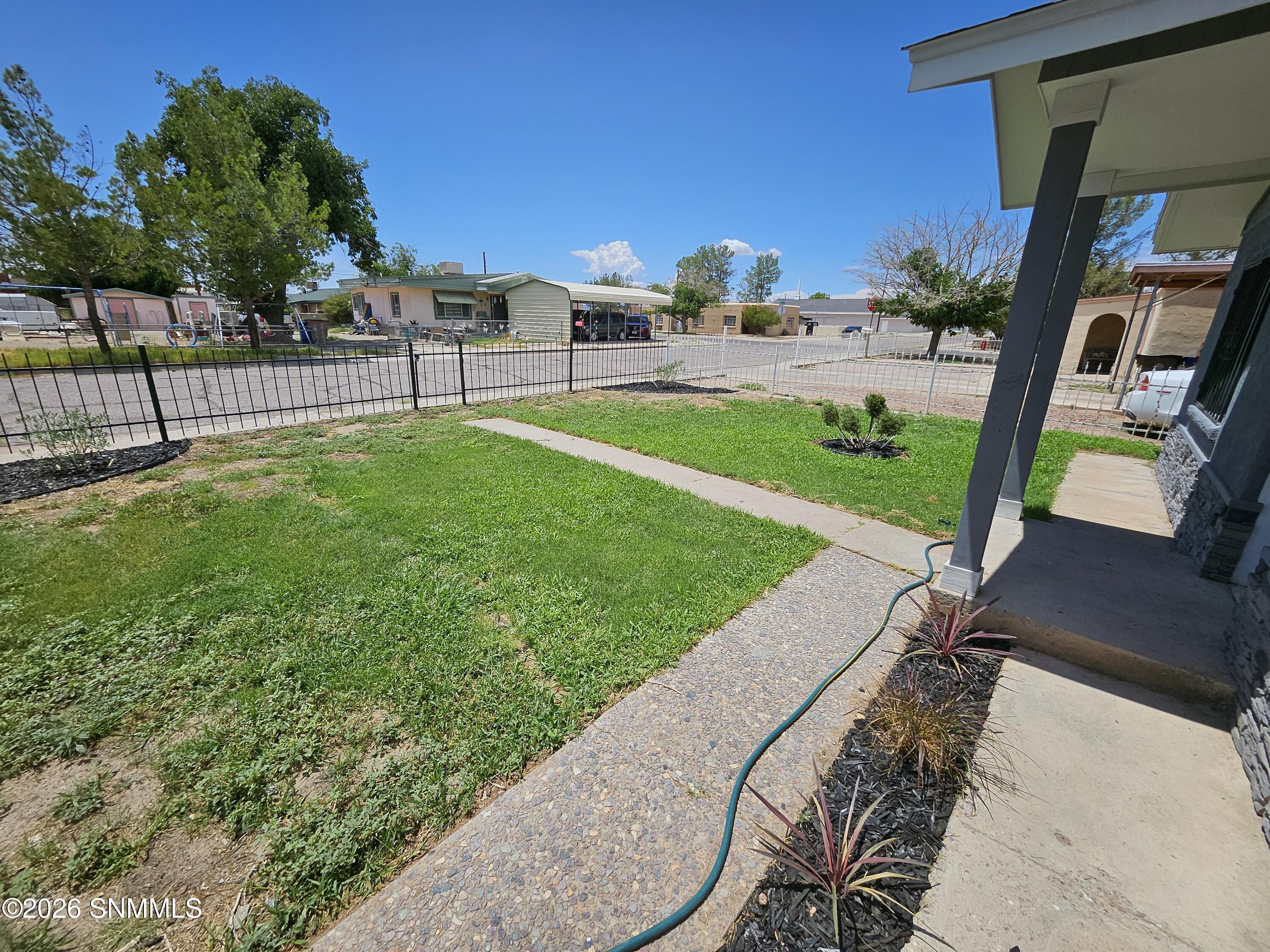 1212 Douglas Drive Property Photo 4