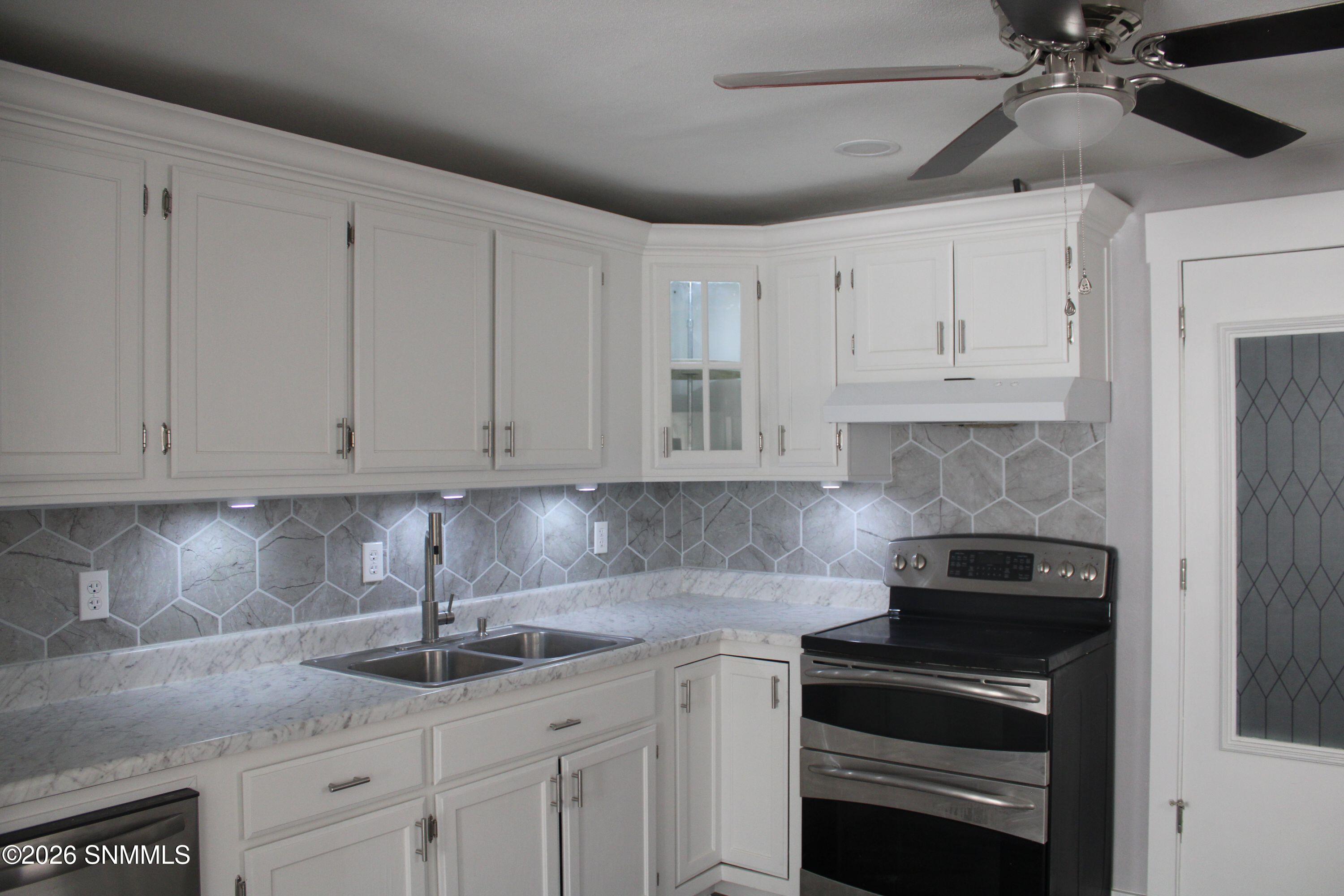1212 Douglas Drive Property Photo 12