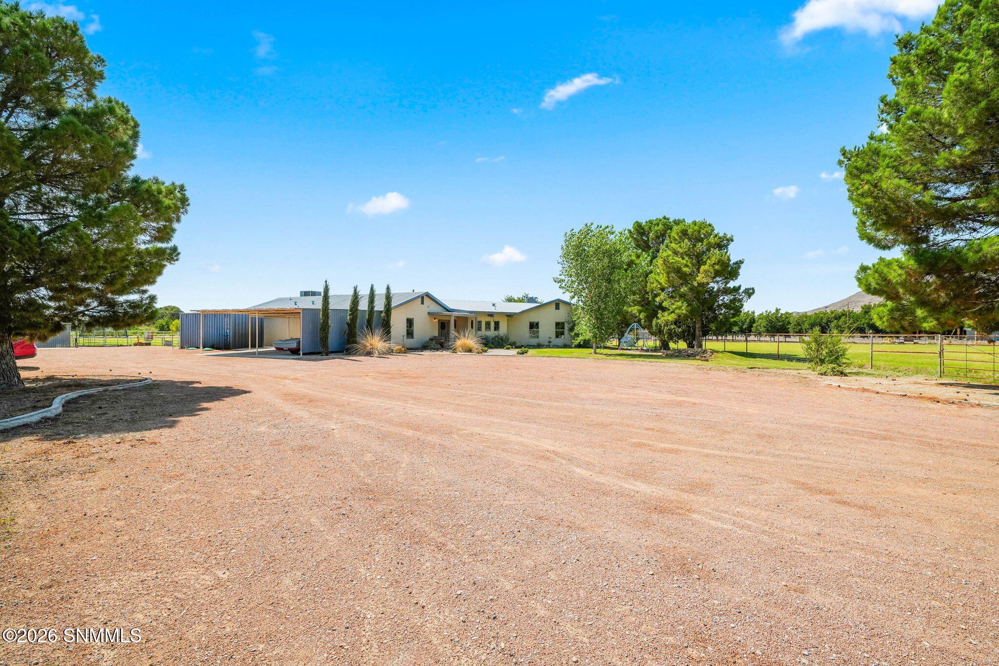 10110 N Valley Drive Property Photo 2