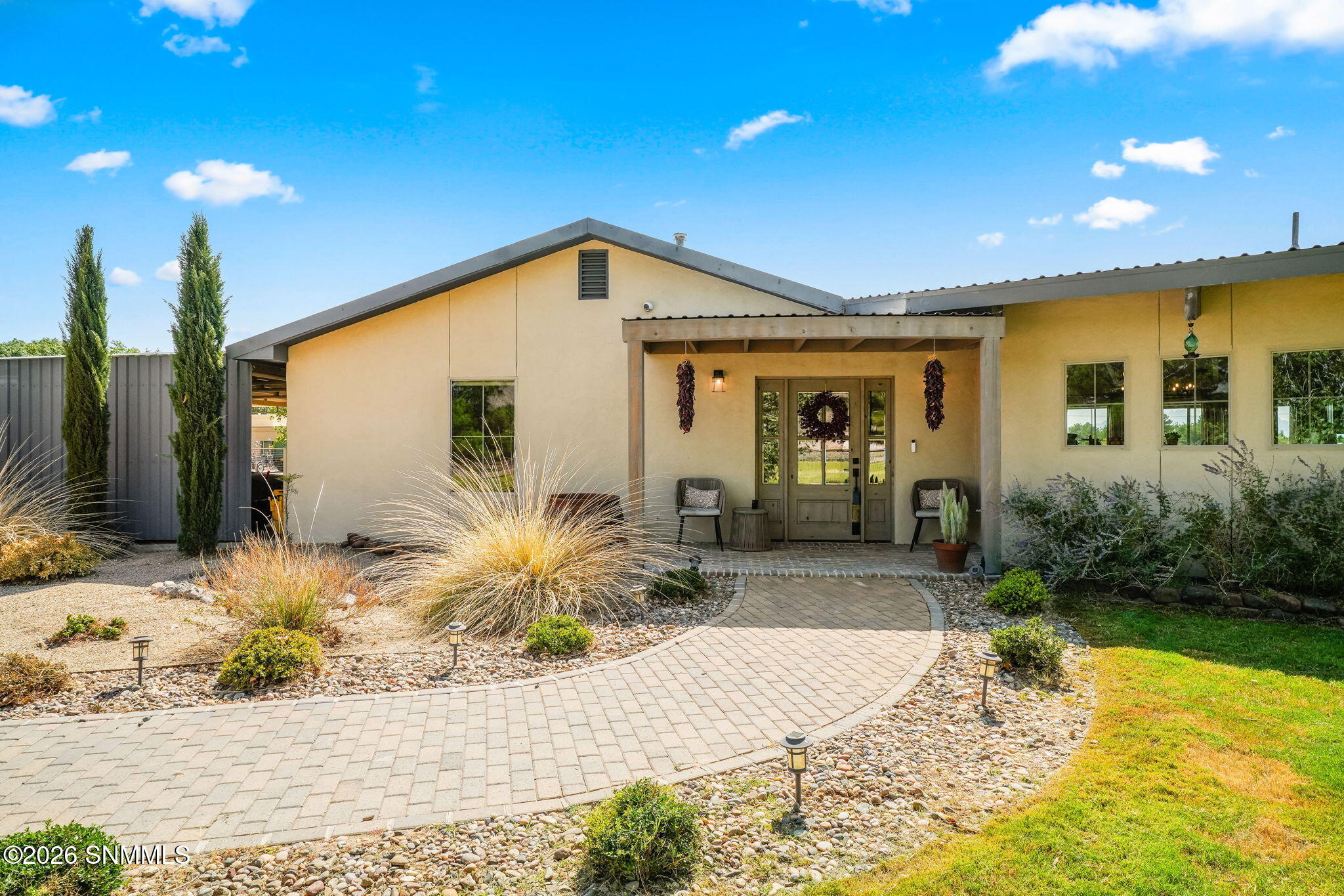 10110 N Valley Drive Property Photo 3