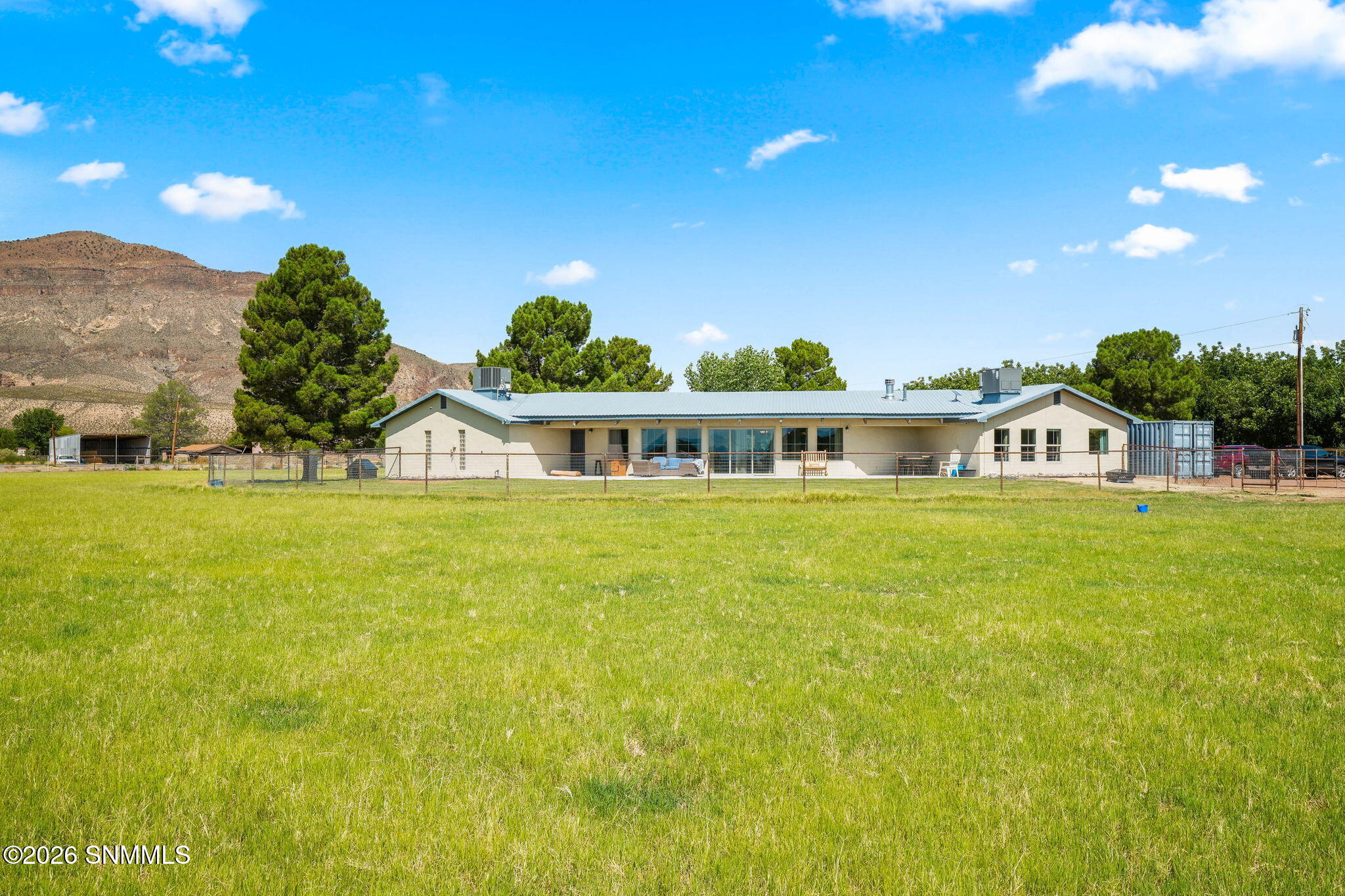 10110 N Valley Drive Property Photo 6