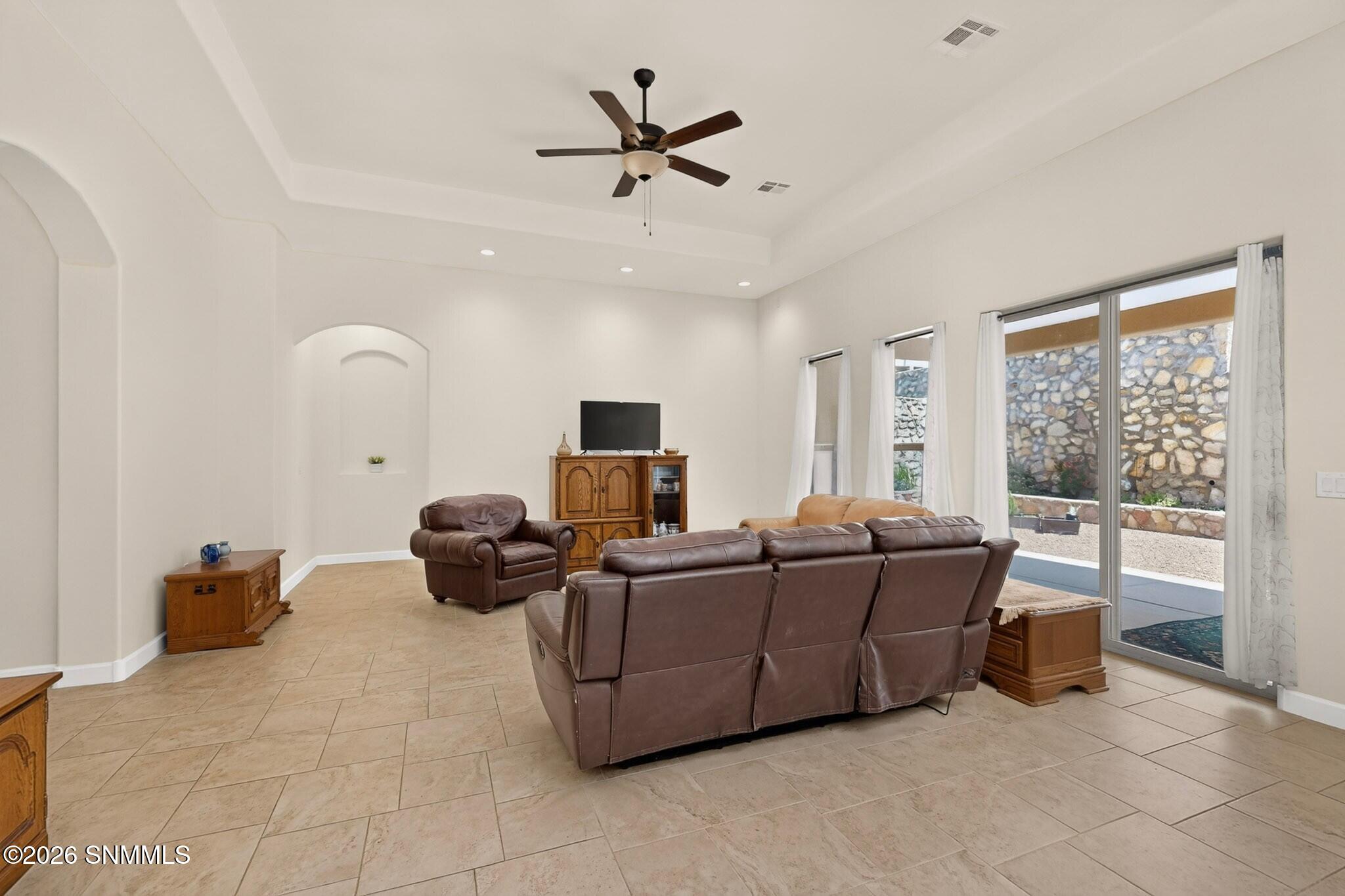 3030 Don Buck Drive Property Photo 6