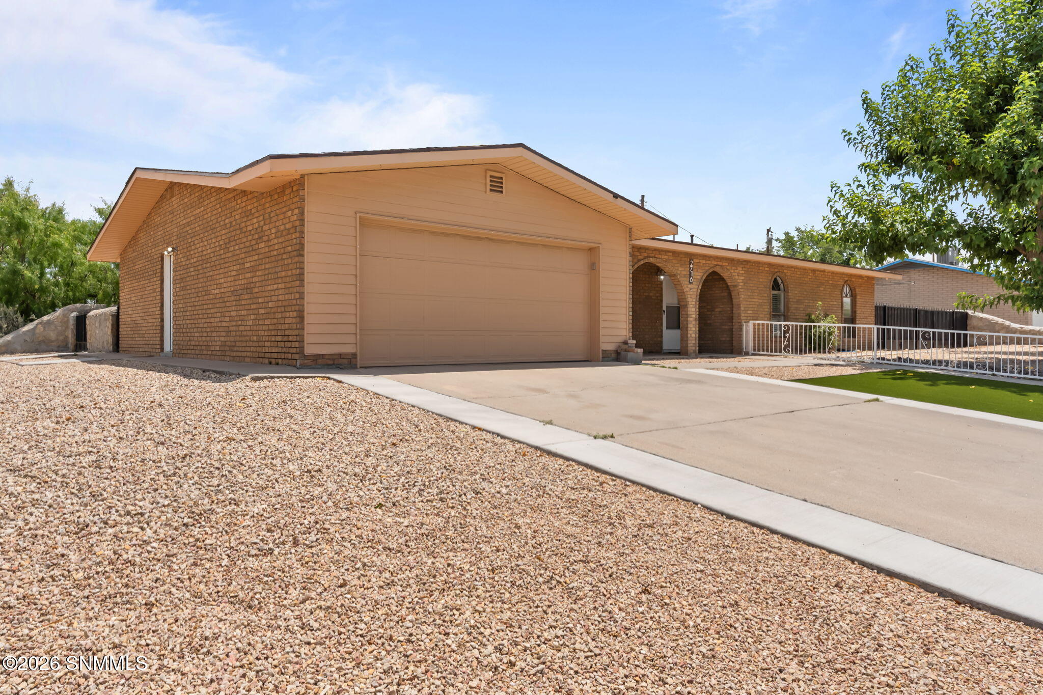 2716 Johnson Street Property Photo 4