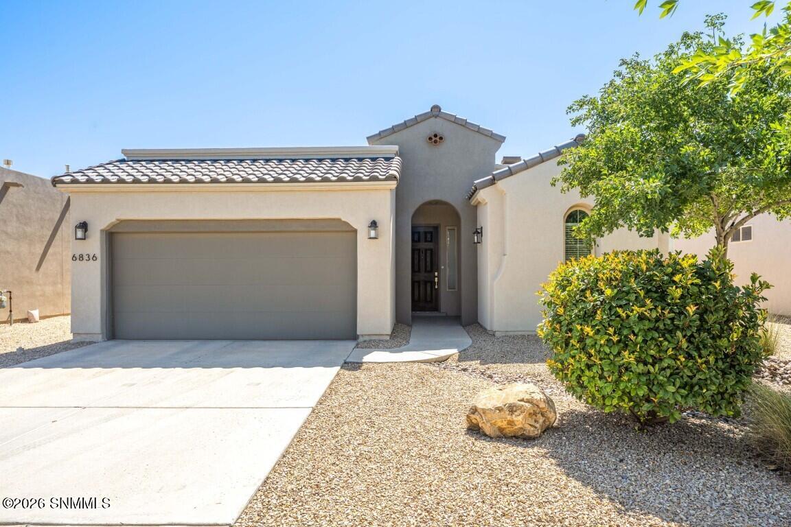 6836 Cassini Avenue Property Photo 3