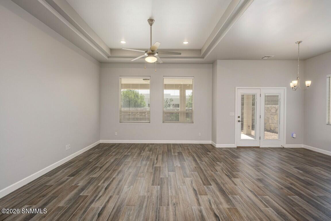 6836 Cassini Avenue Property Photo 7