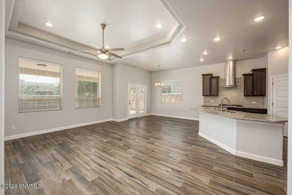 6836 Cassini Avenue Property Photo 11