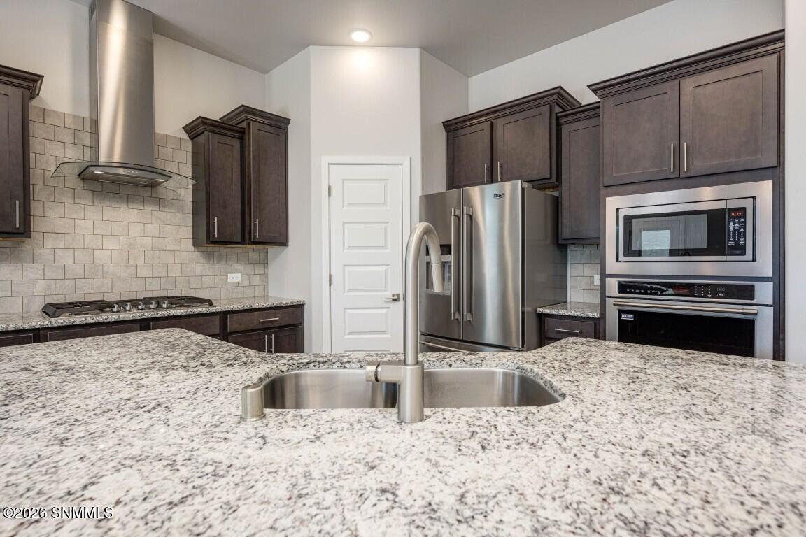 6836 Cassini Avenue Property Photo 16