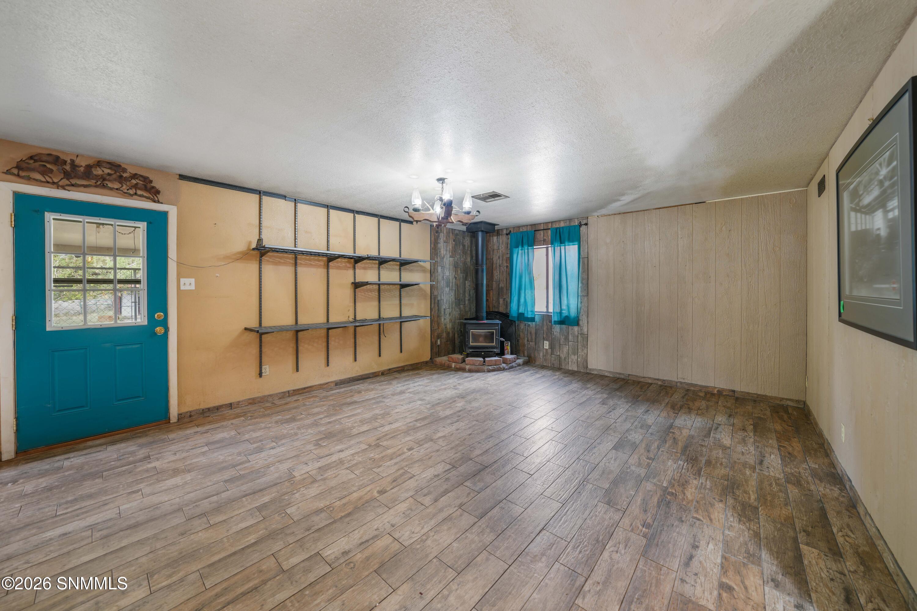 5013 Redland Drive Property Photo 3